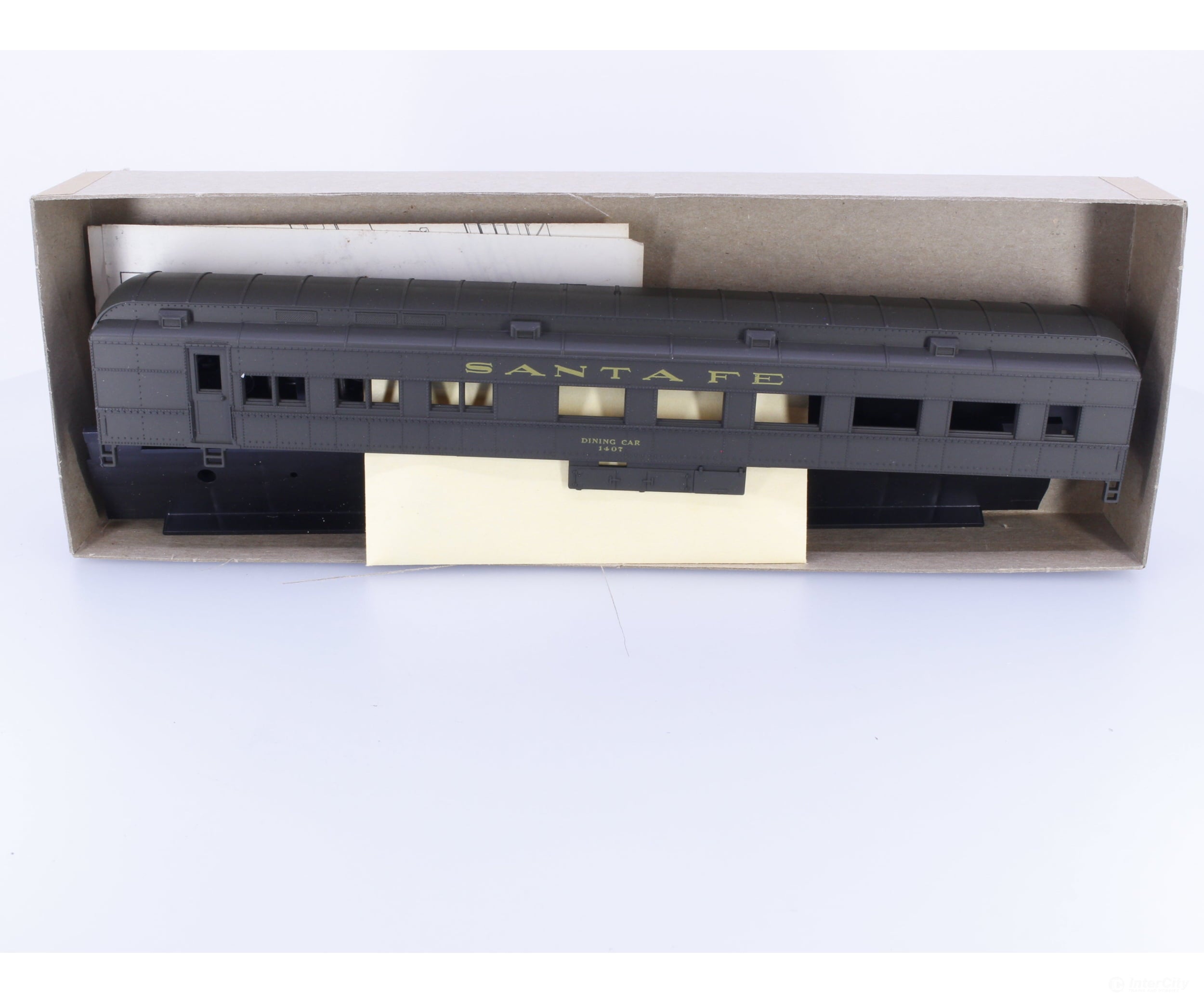 Athearn 1891 HO Standard Diner Car Kit Santa Fe (SF) 1407 - Passenger Cars