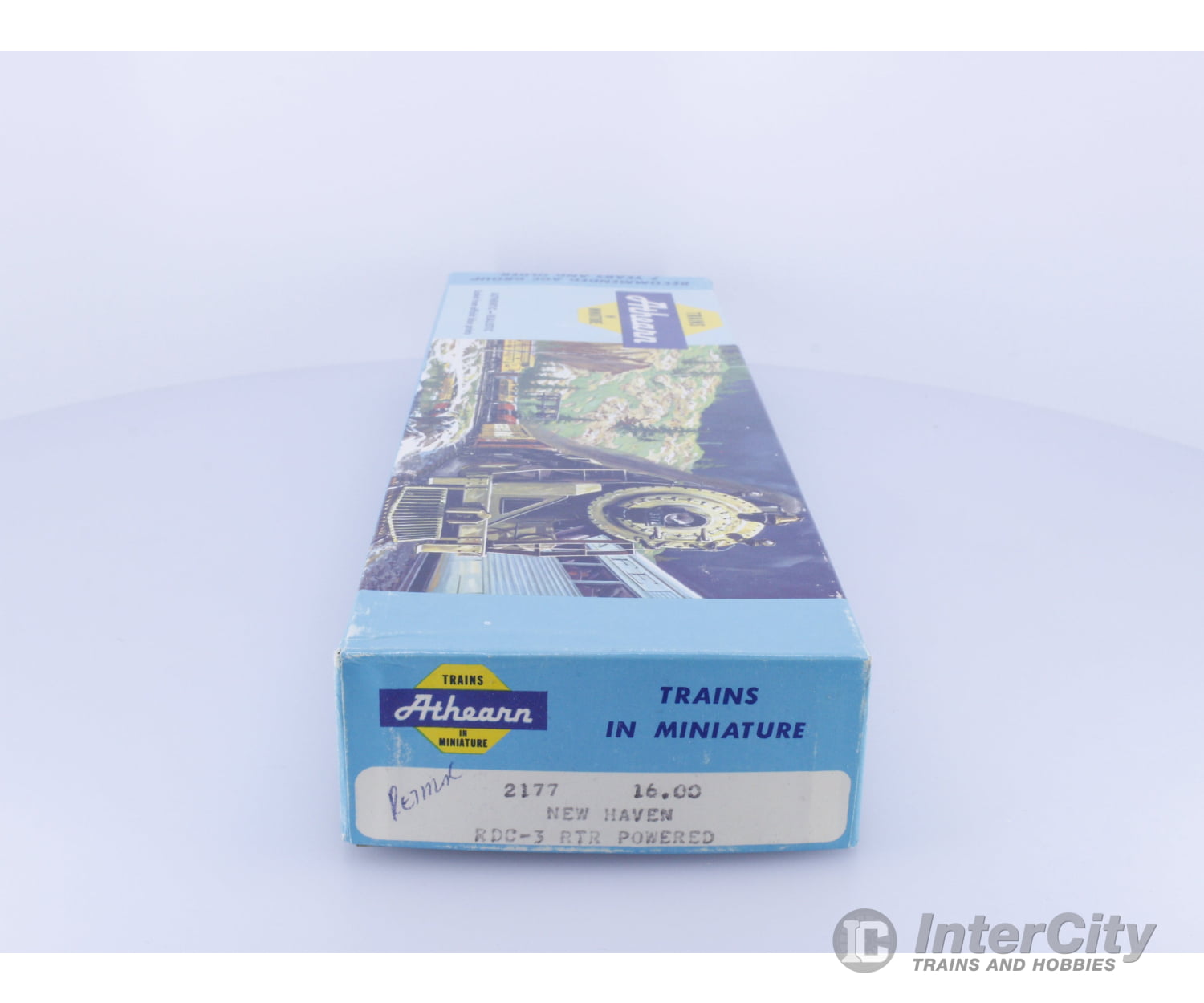 Athearn 2177 HO RDC-3 RTR Powered New York New Haven and Hartford Railroad (NH) Analog DC Locomotives