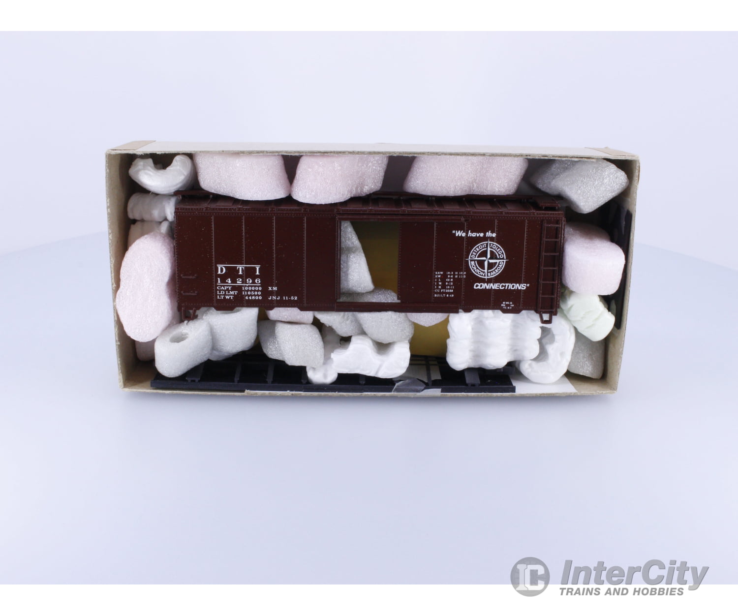 Athearn 2238 HO 40’ Box Car Kit Detroit Toledo and Ironton (DTI) 14296 Freight Cars