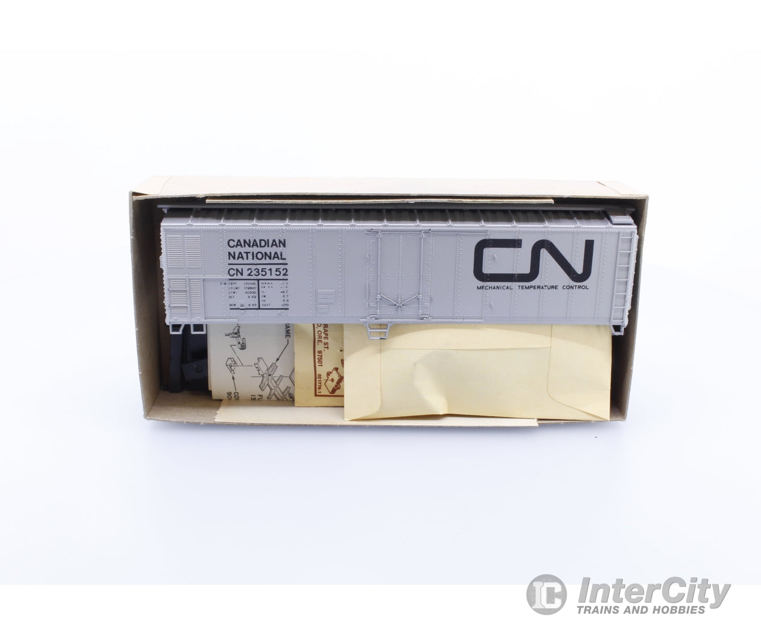 Athearn 241 HO 50’ Mechanical Reefer Kit Canadian National (CN) 235152 Freight Cars
