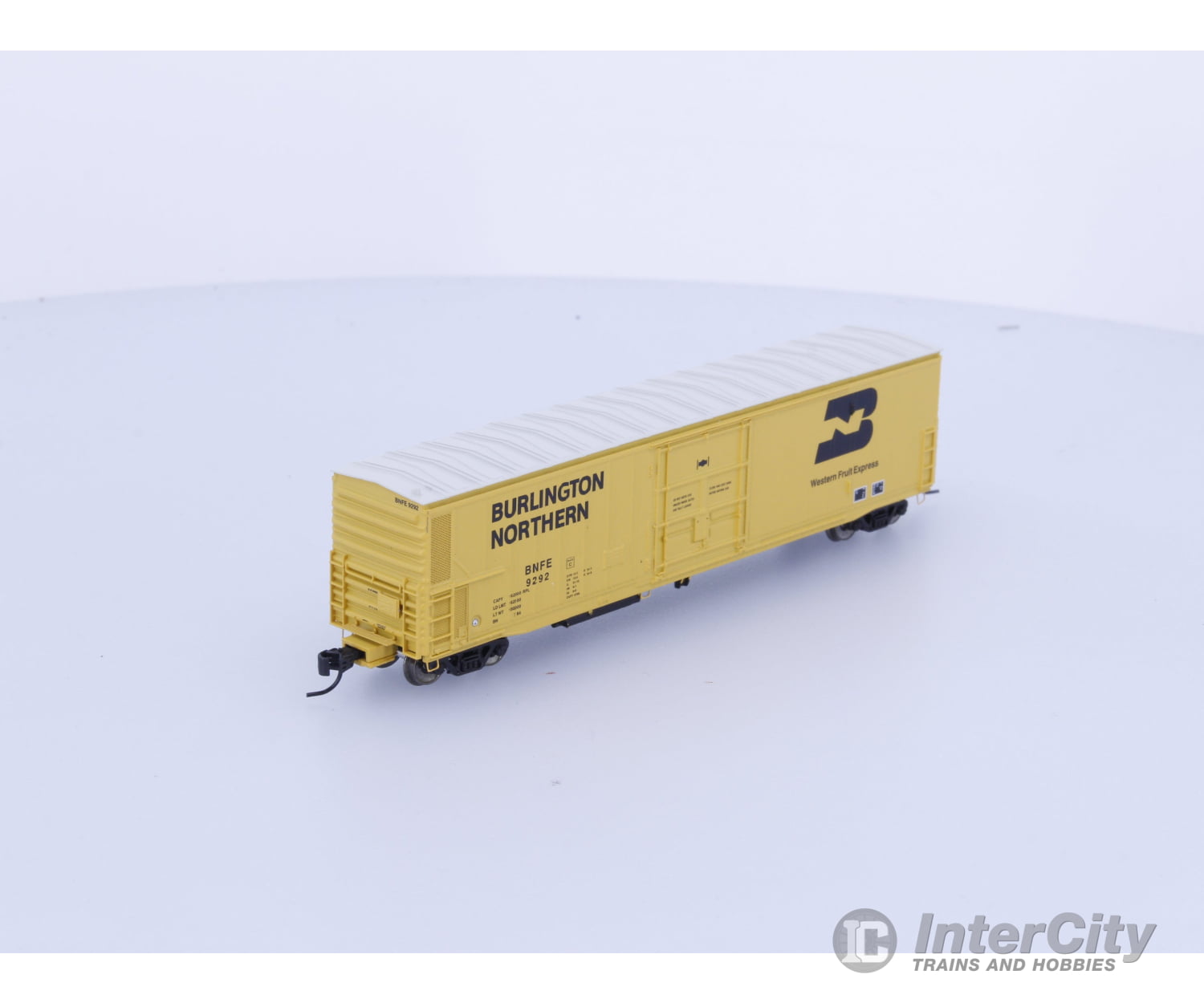 Athearn 24703 N 57’ Mechanical Reefer with Sound Burlington Northern (BN) 9292 Freight Cars