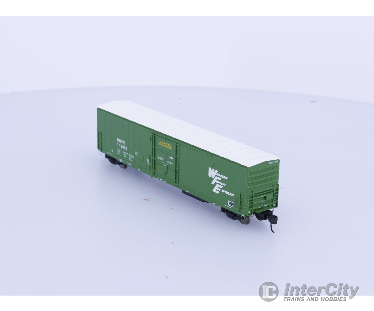 Athearn 24706 N 57’ Mechanical Reefer with Sound Burlington Northern Fruit Express (BNFE) 11803 Freight Cars