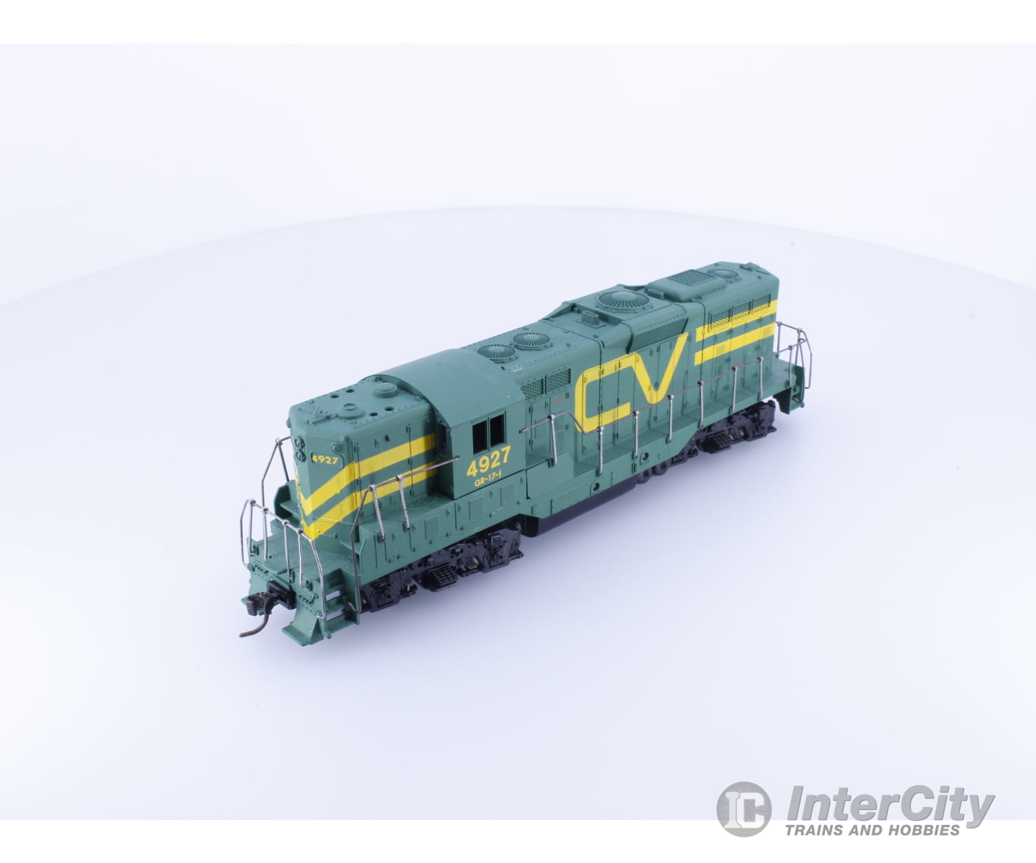 Athearn 2520 HO GP-9 Diesel Locomotive Central Vermont 4927 Analog DC Locomotives