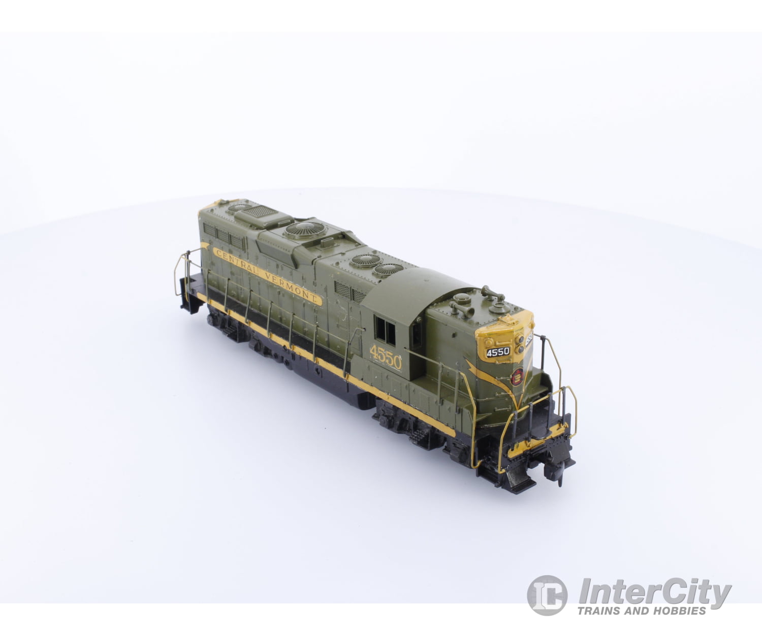 Athearn 3151 HO GP-9 Powered Diesel undec custom paint Central Vermont 4550 Analog DC Locomotives