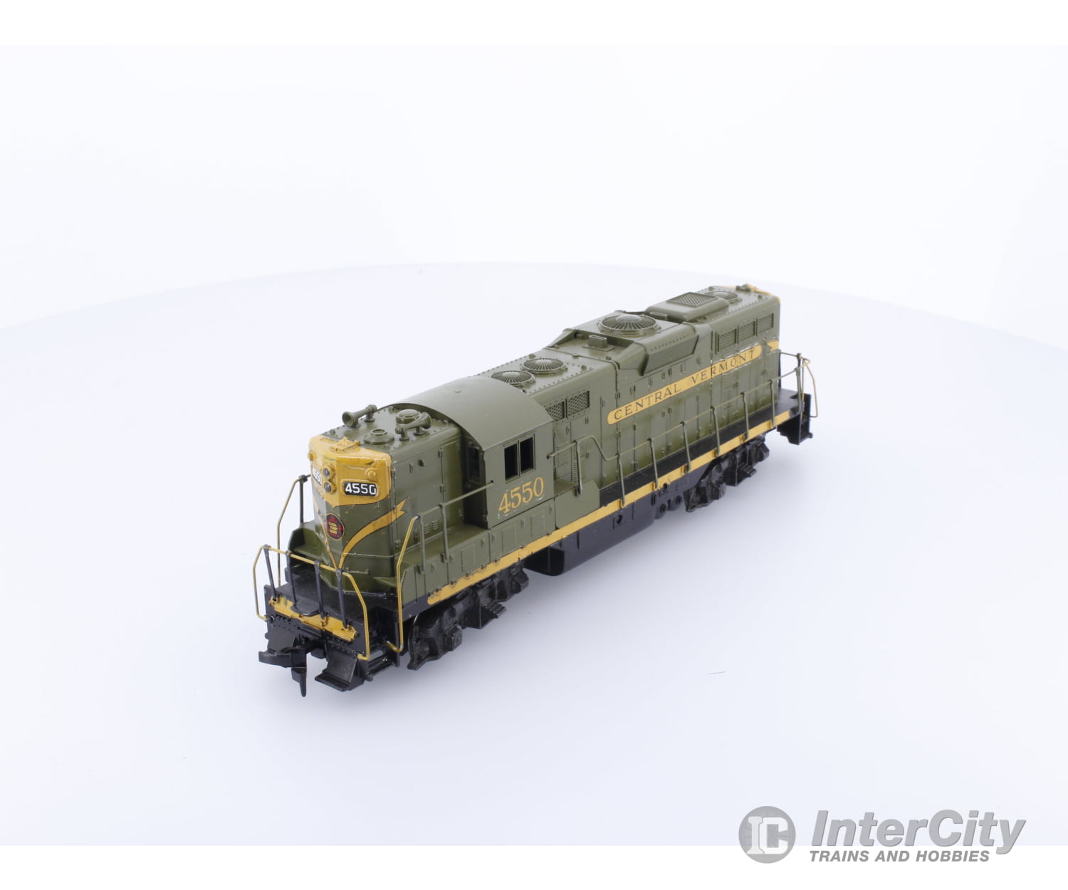 Athearn 3151 HO GP-9 Powered Diesel undec custom paint Central Vermont 4550 Analog DC Locomotives