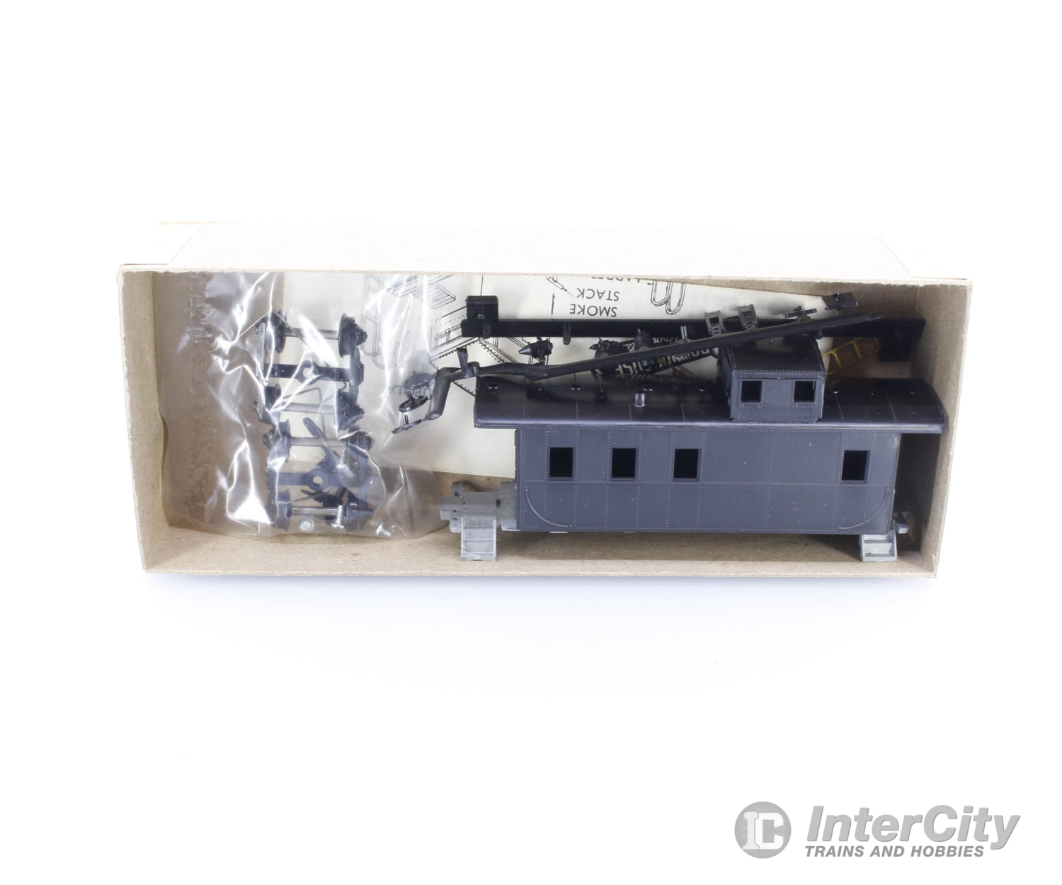 Athearn 3480 HO Caboose unlettered 4-Window Freight Cars