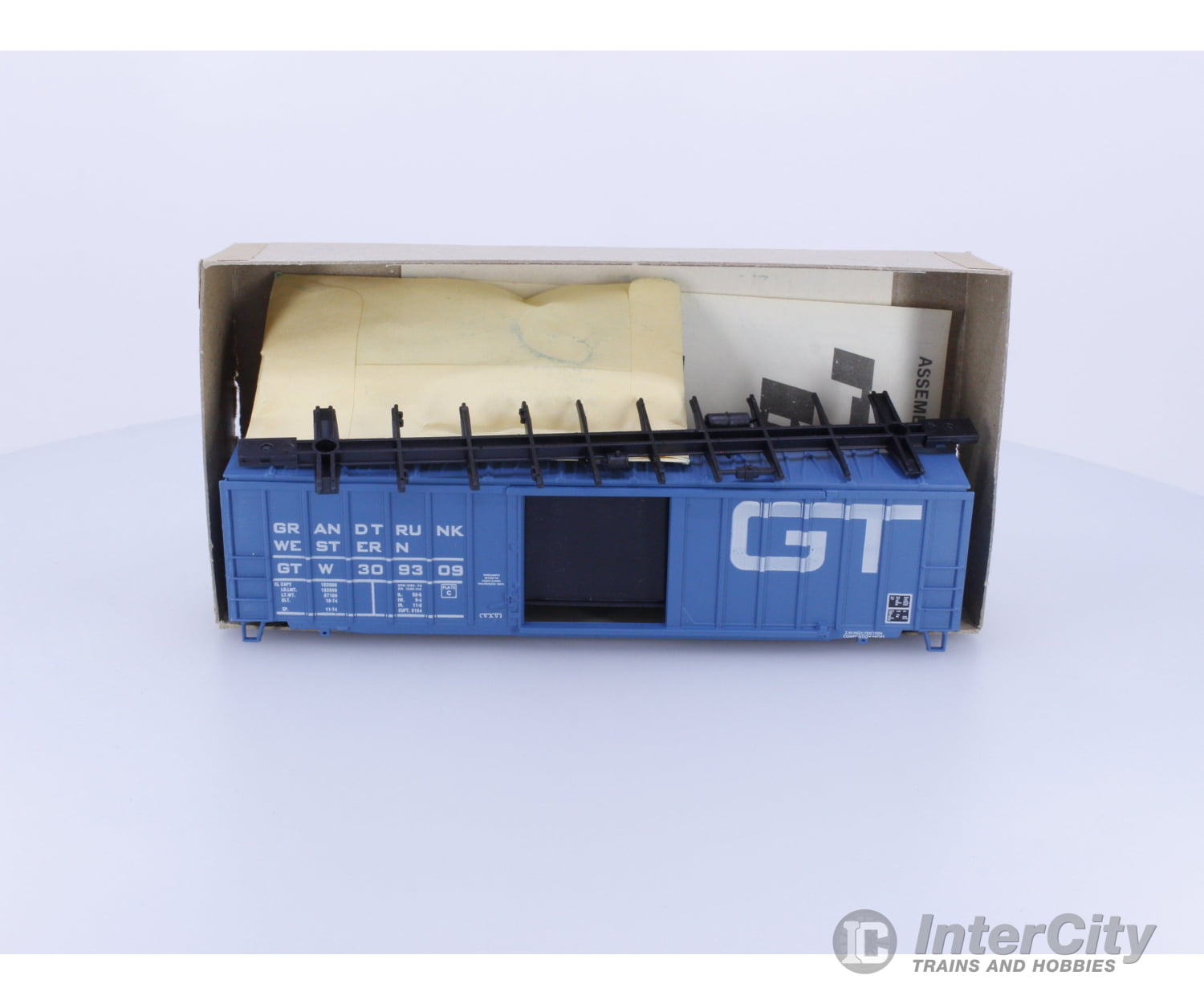 Athearn 359 HO 50’ Rail Box Car Kit Grand Trunk Western (GTW) 309309 Freight Cars