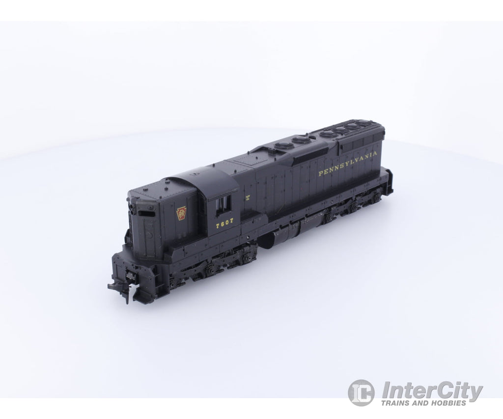 Athearn 3804 HO SD-9 EMD Powered Locomotive Pennsylvania Railroad (PRR) 7607 Analog DC Locomotives