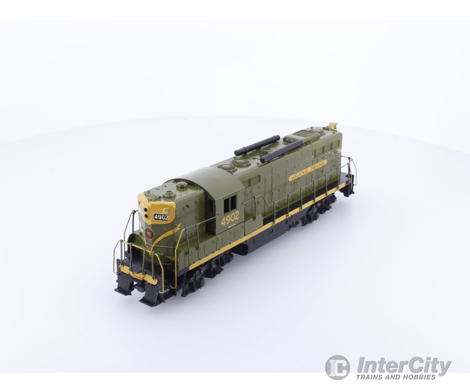 Athearn 4450 HO GP-9 Undec custom paint Grand Trunk (GT) 4902 Analog DC Locomotives