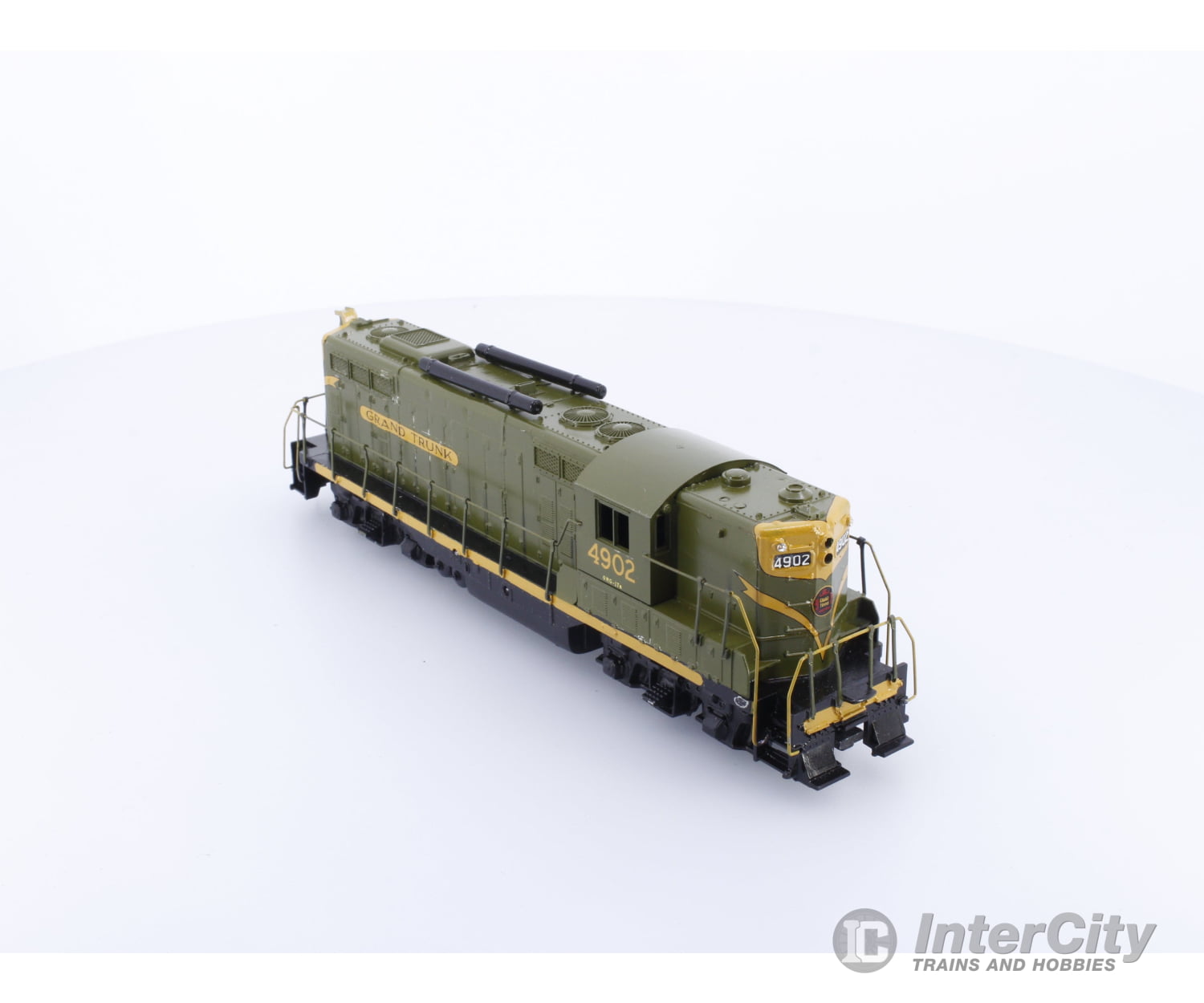 Athearn 4450 HO GP-9 Undec custom paint Grand Trunk (GT) 4902 Analog DC Locomotives