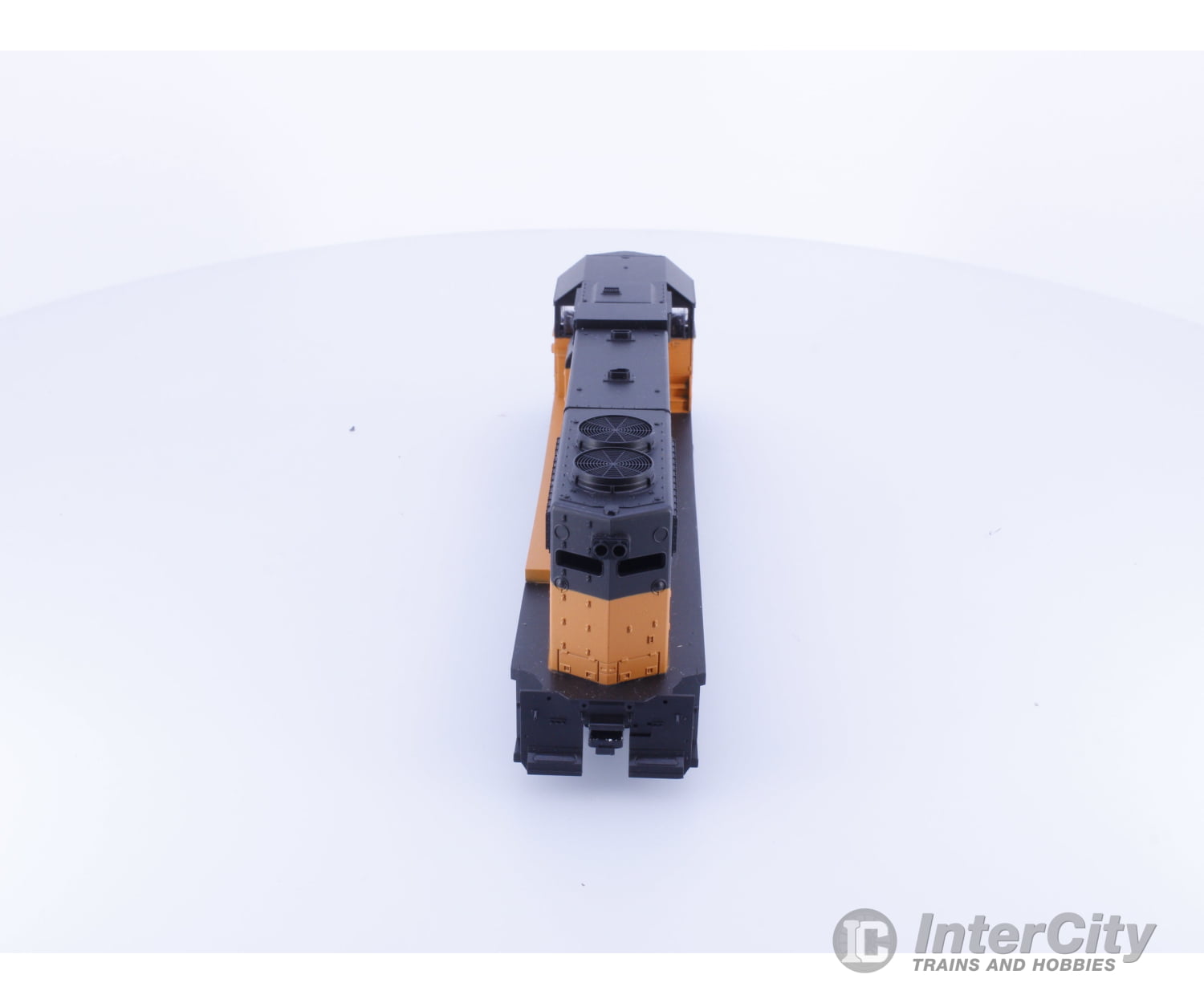 Athearn 4606 HO GP38-2 Diesel Locomotive Milwaukee Road (MILW) 365 Analog DC Locomotives