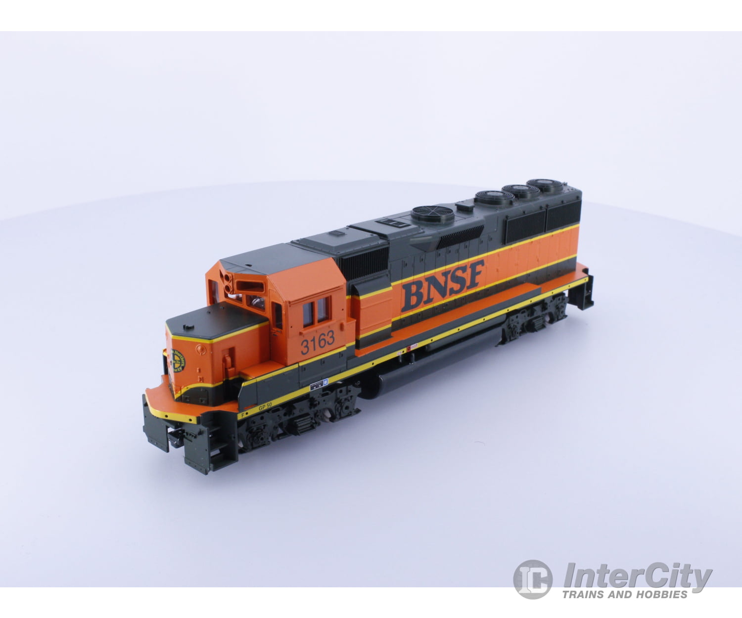 Athearn 4636 HO GP50 Burlington Northern Santa Fe (BNSF) 3163 Analog DC Locomotives