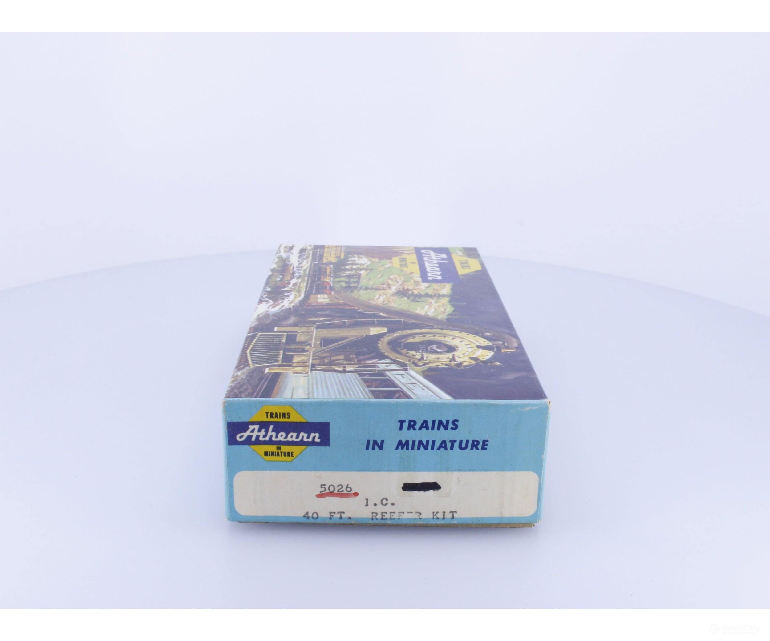 Athearn 5026 HO 40’ Reefer Kit Illinois Central (IC) 50300 Freight Cars