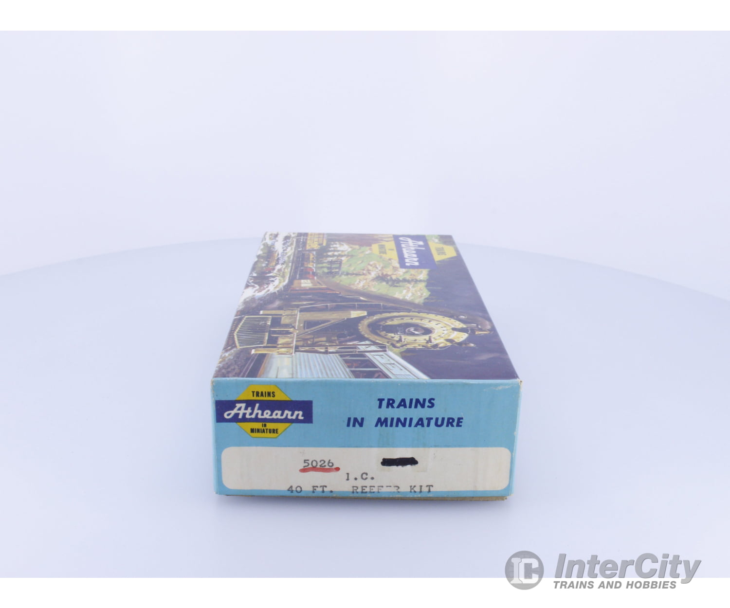 Athearn 5026 HO 40’ Reefer Kit Illinois Central (IC) 50300 Freight Cars