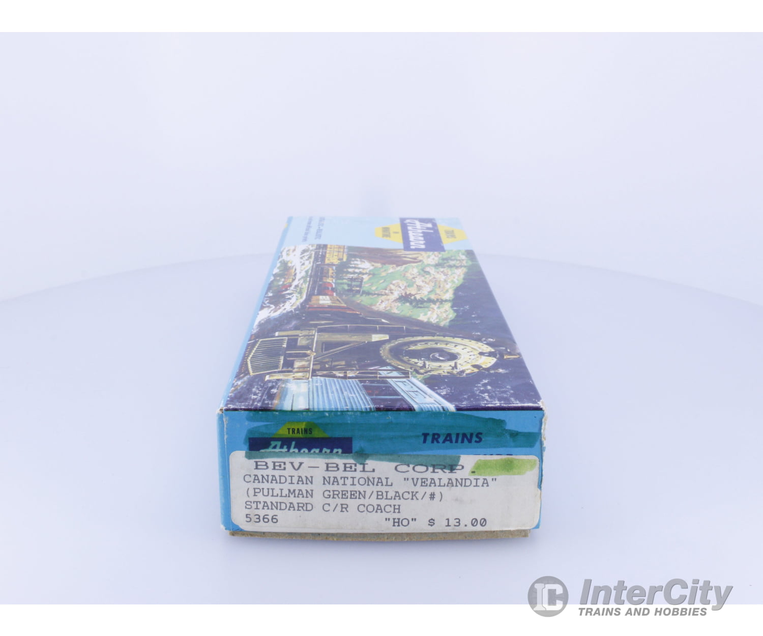 Athearn 5366 HO Pullman Standard Coach Kit Canadian National (CN) Vealandia Passenger Cars