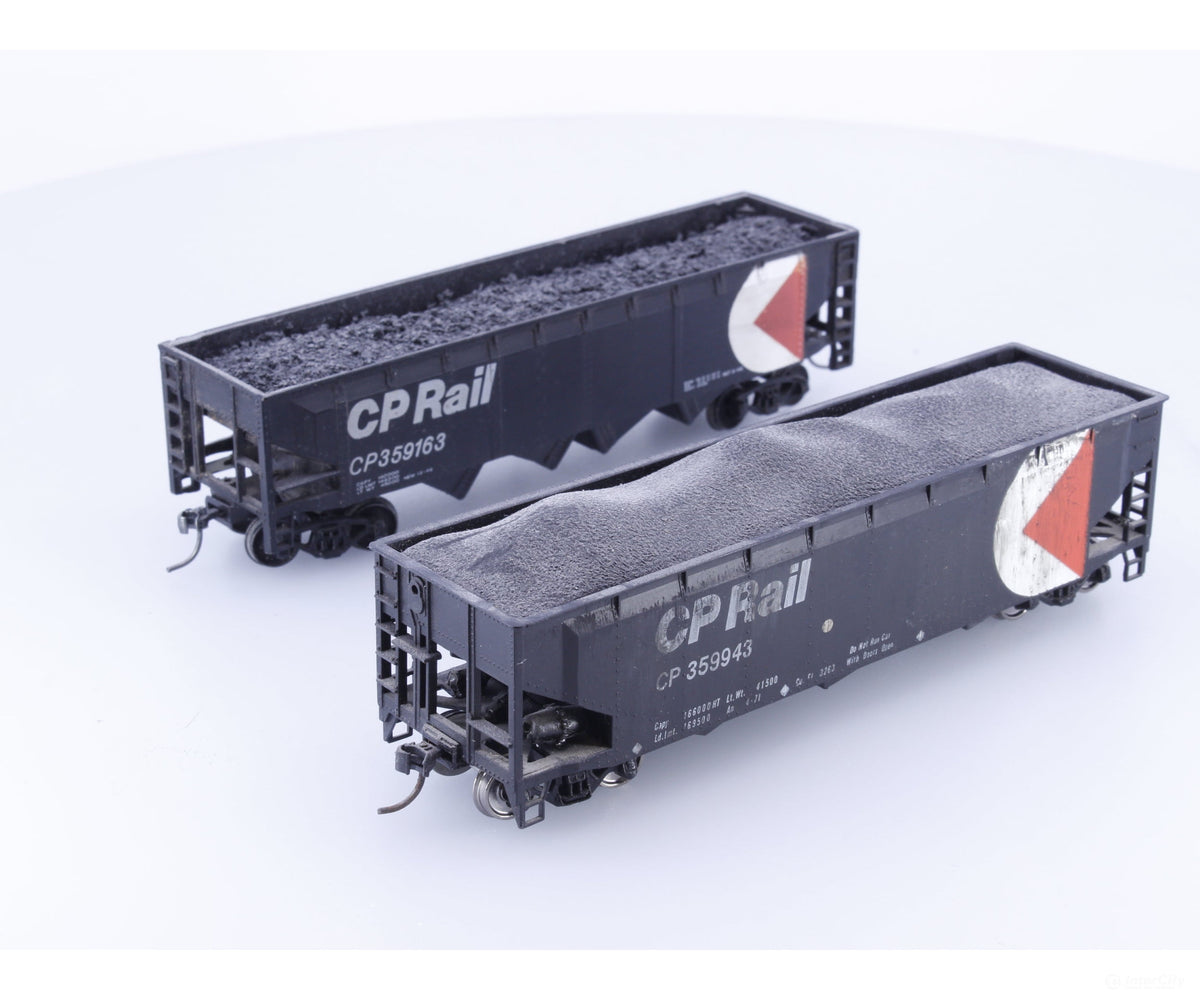 Athearn 5402 HO 2 x 34’ Hopper Cars with Load and one with Weathering Canadian Pacific (CP) 359163/359943 - Freight Cars