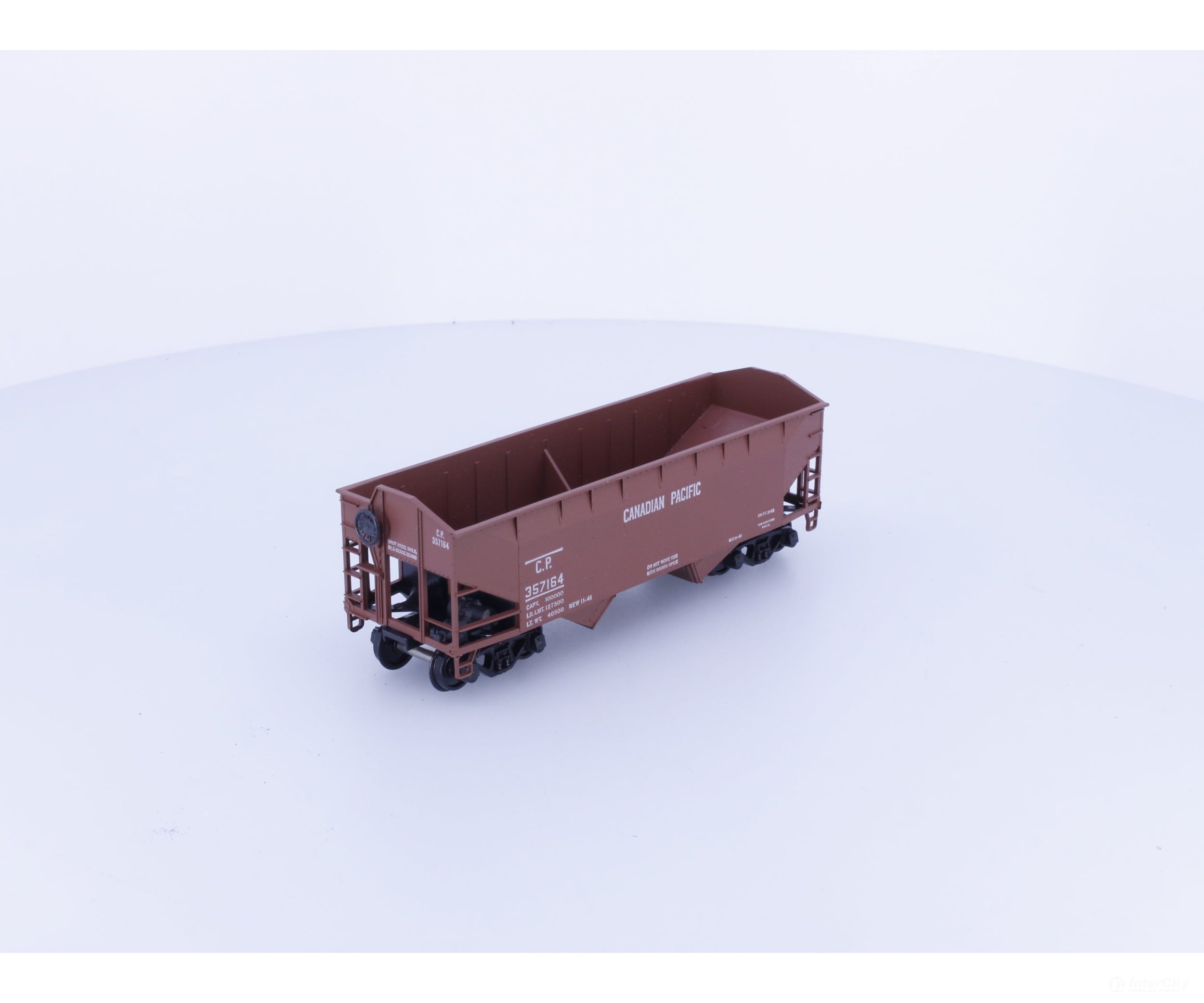 Athearn 5402 HO 34’ Offset Side Hopper Canadian Pacific (CP) 357164 - Freight Cars