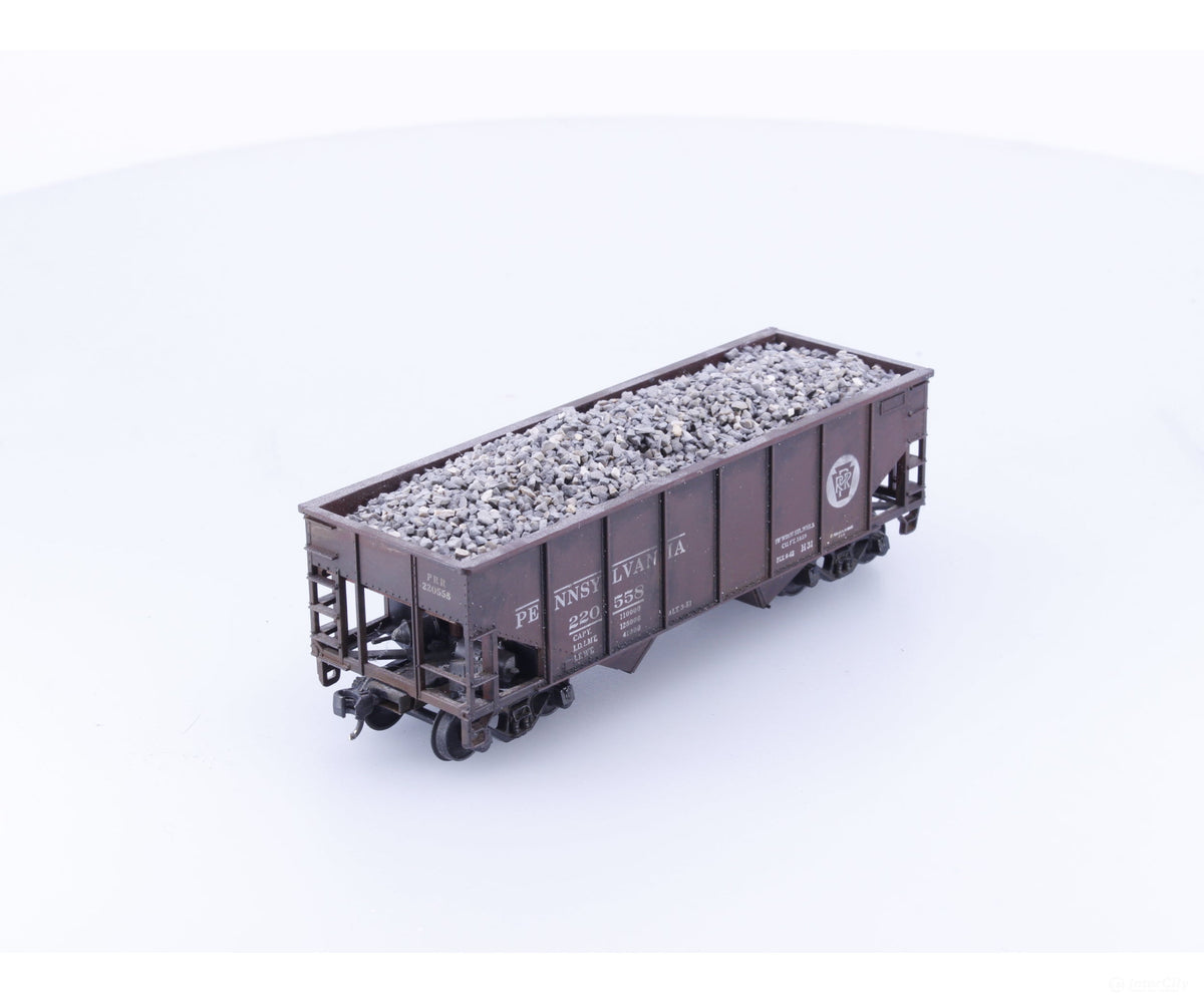 Athearn 5445 HO 34’ Ribbed Side Hopper Weathered with Load Pennsylvania (PRR) 220558 - Freight Cars