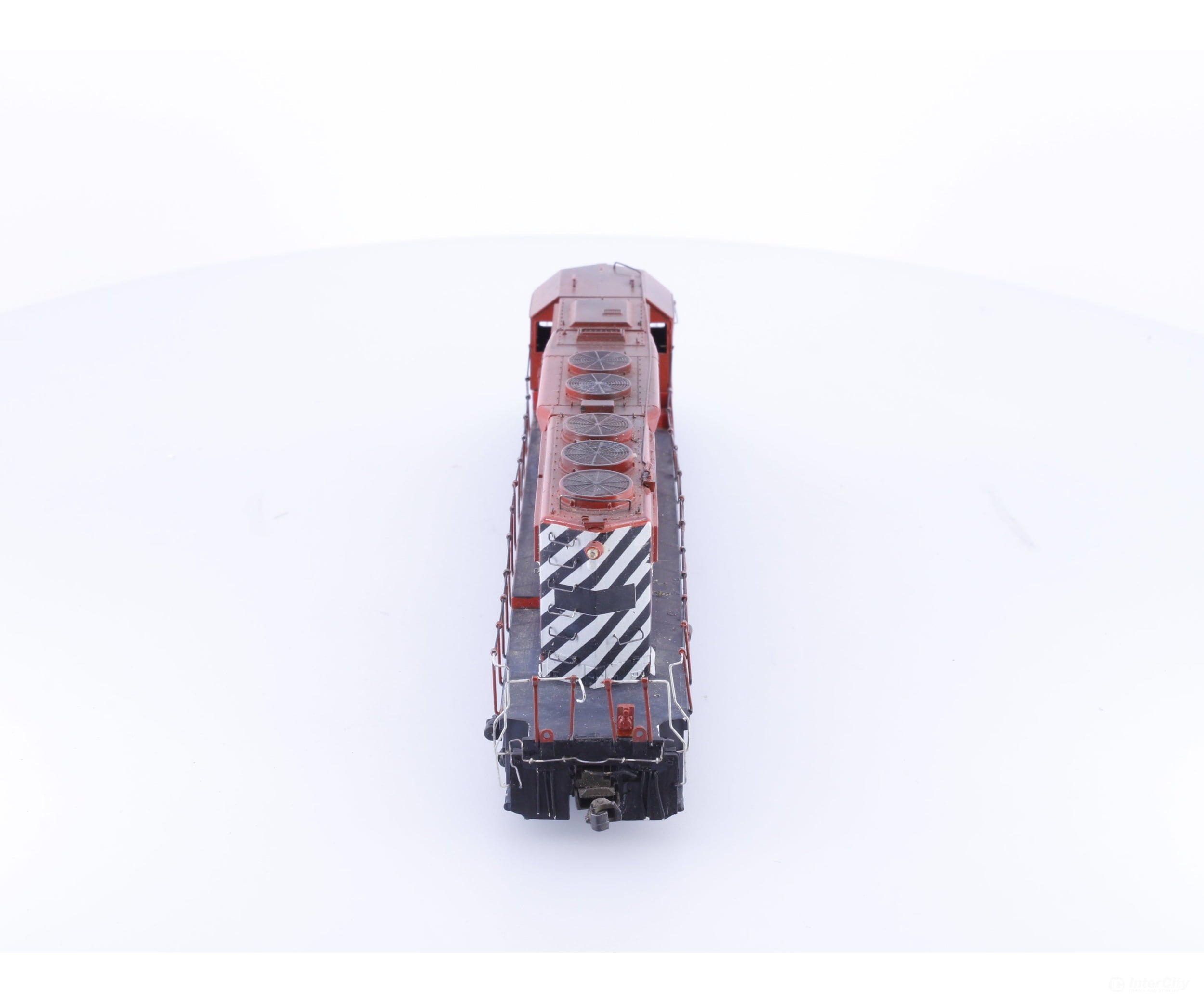 Athearn 5818 HO SD40-2 Dummy Diesel Locomotive Canadian Pacific (CP) 5818 - Locomotives