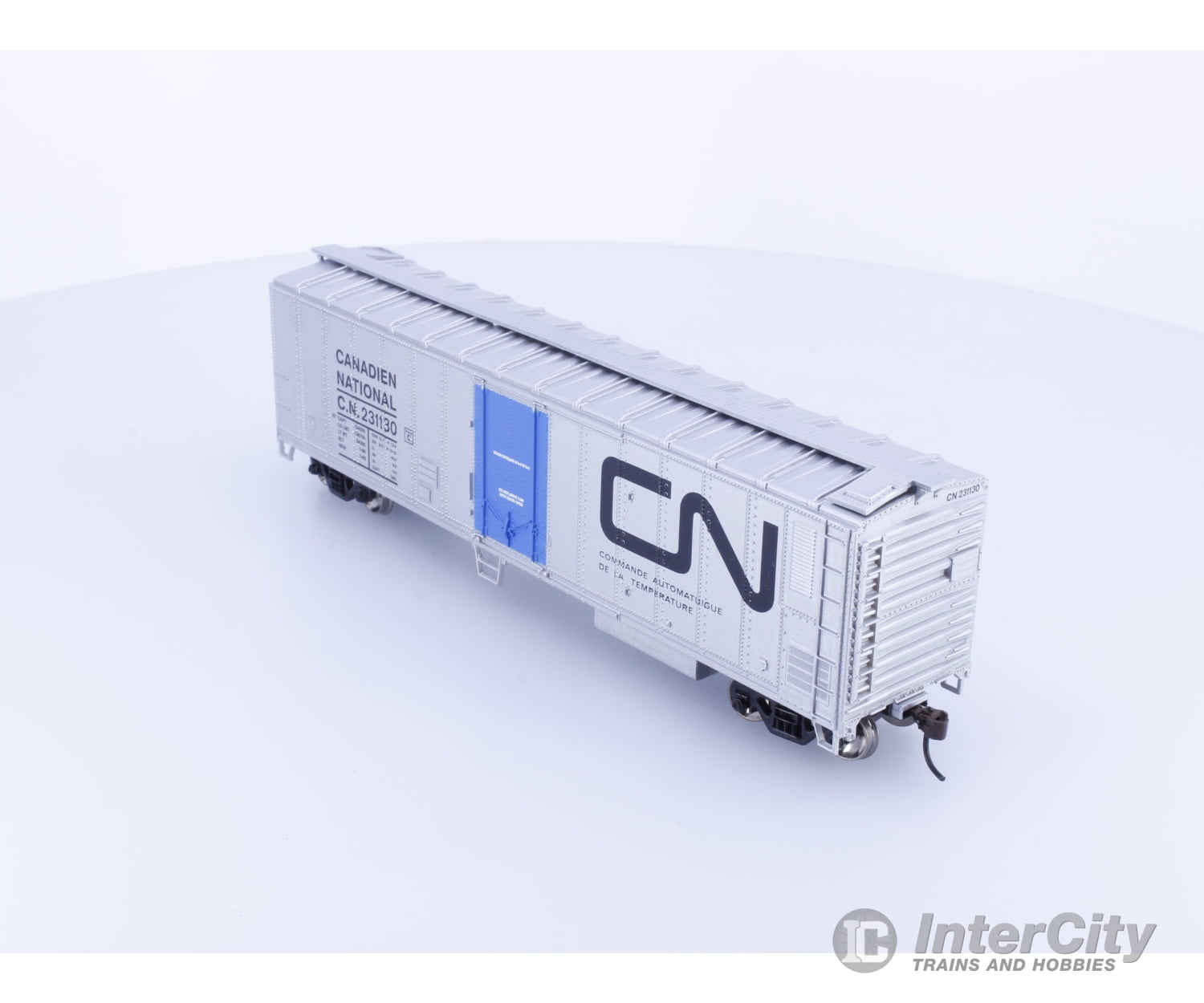 Athearn 75442 HO 50’ Smooth Side Mechanical Reefer Canadian National (CN) 231130 Freight Cars