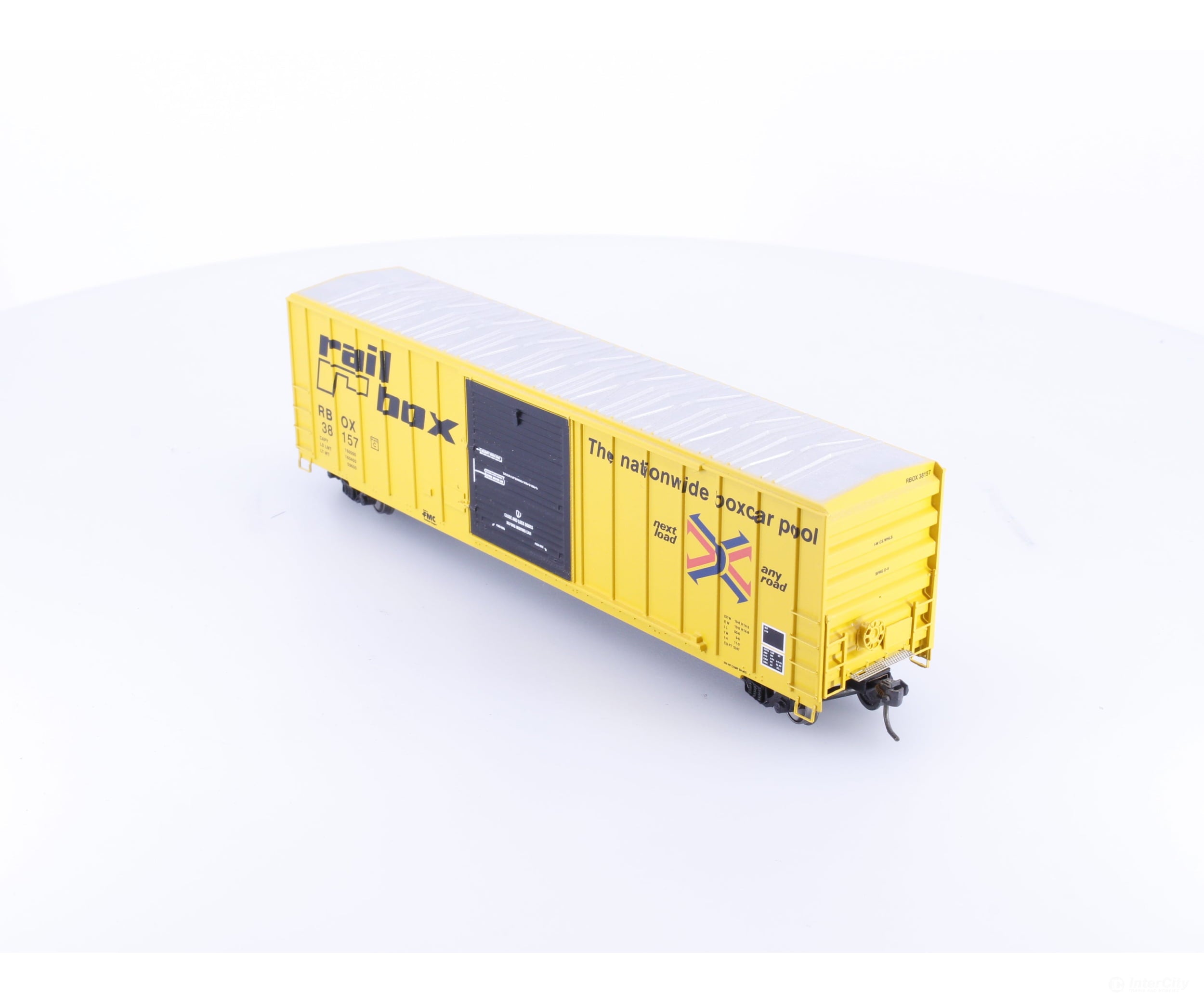 Athearn 91404 HO 50’ FMC Single Door Boxcar Railbox (RBOX) 38157 - Freight Cars