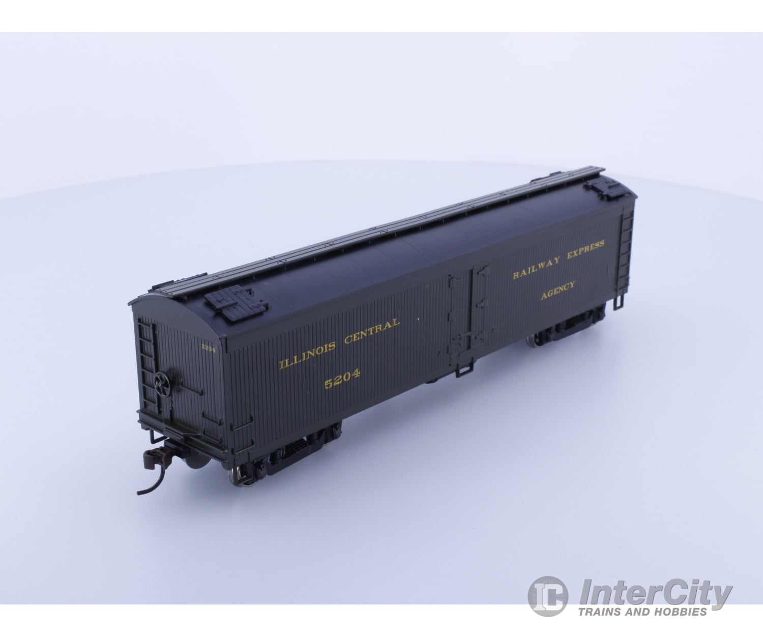 Athearn 92581 HO 50’ Express Reefer Illinois Central (IC) 5204 Freight Cars