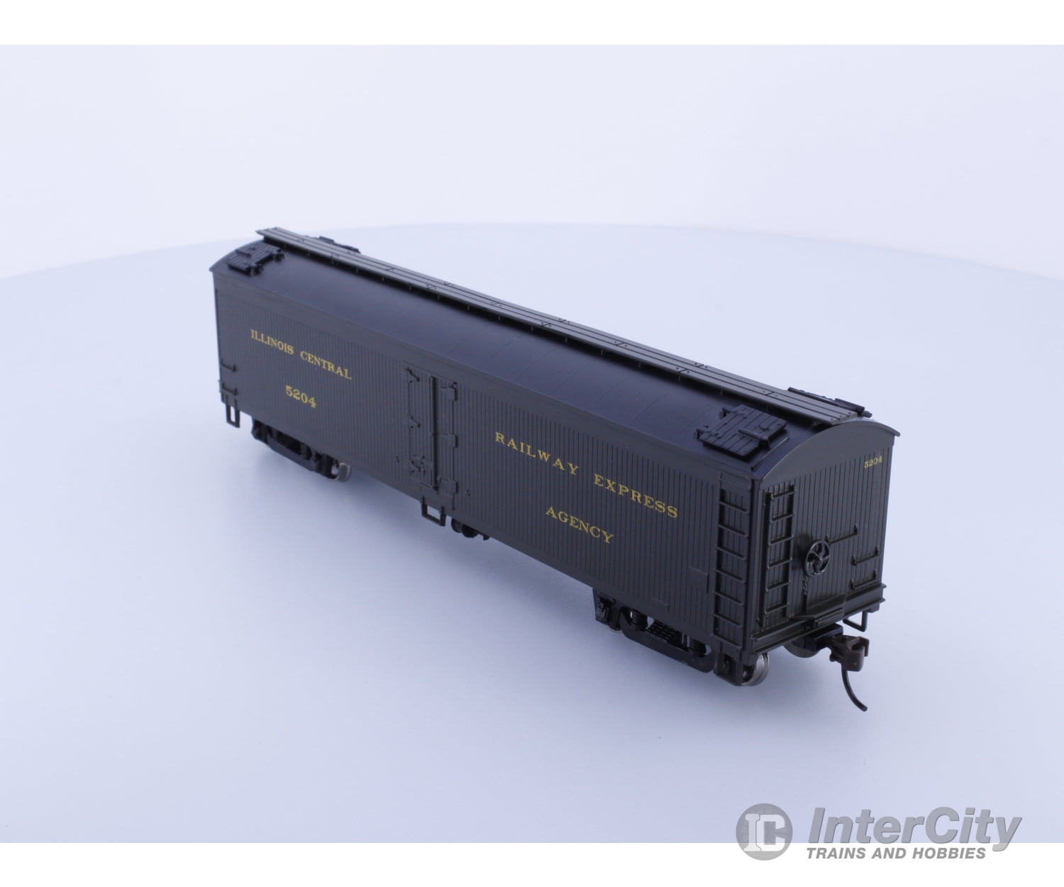 Athearn 92581 HO 50’ Express Reefer Illinois Central (IC) 5204 Freight Cars