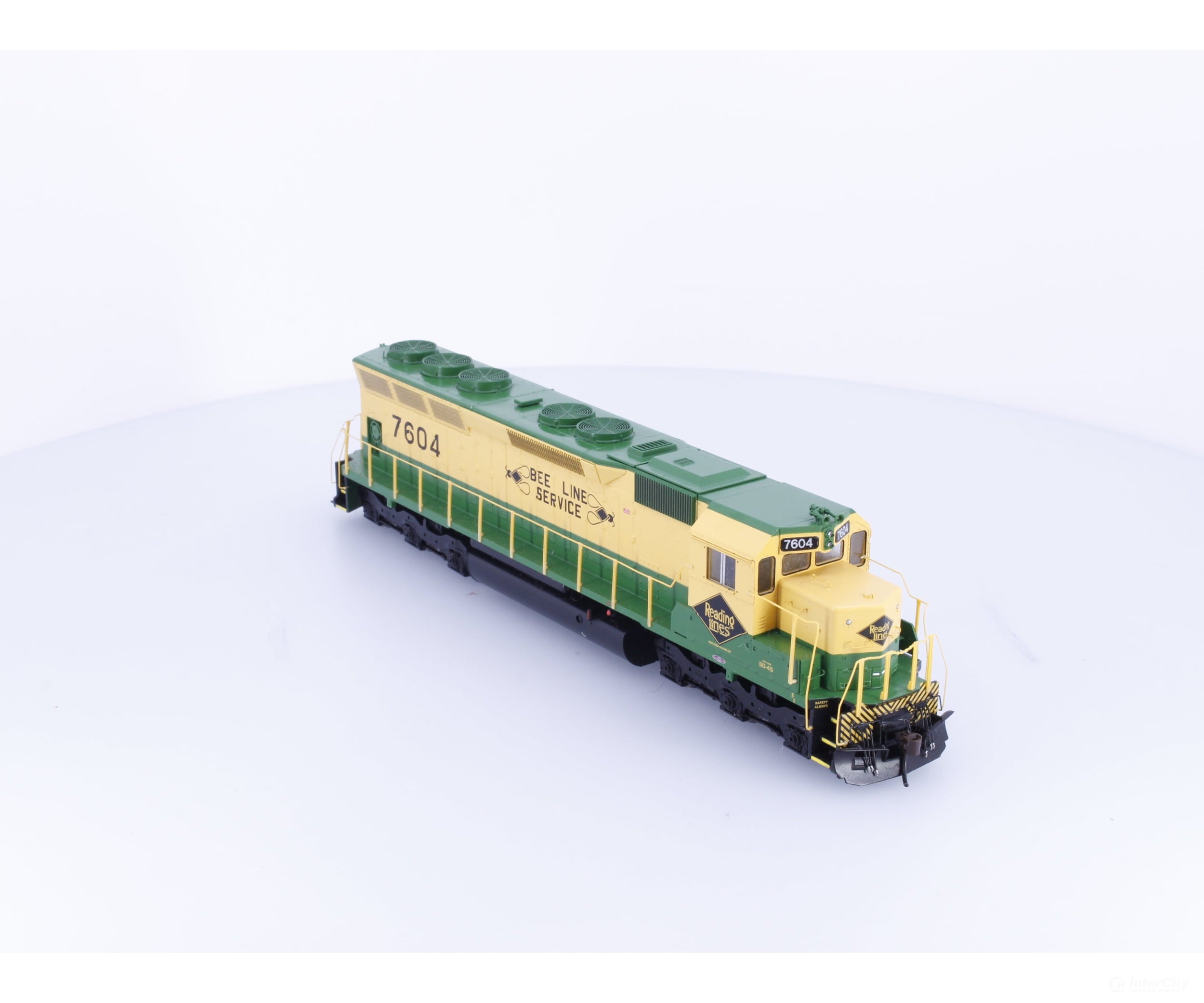 Athearn 95434 HO SD45 Diesel Locomotive Reading (RL) 7604 DCC Ready - Locomotives