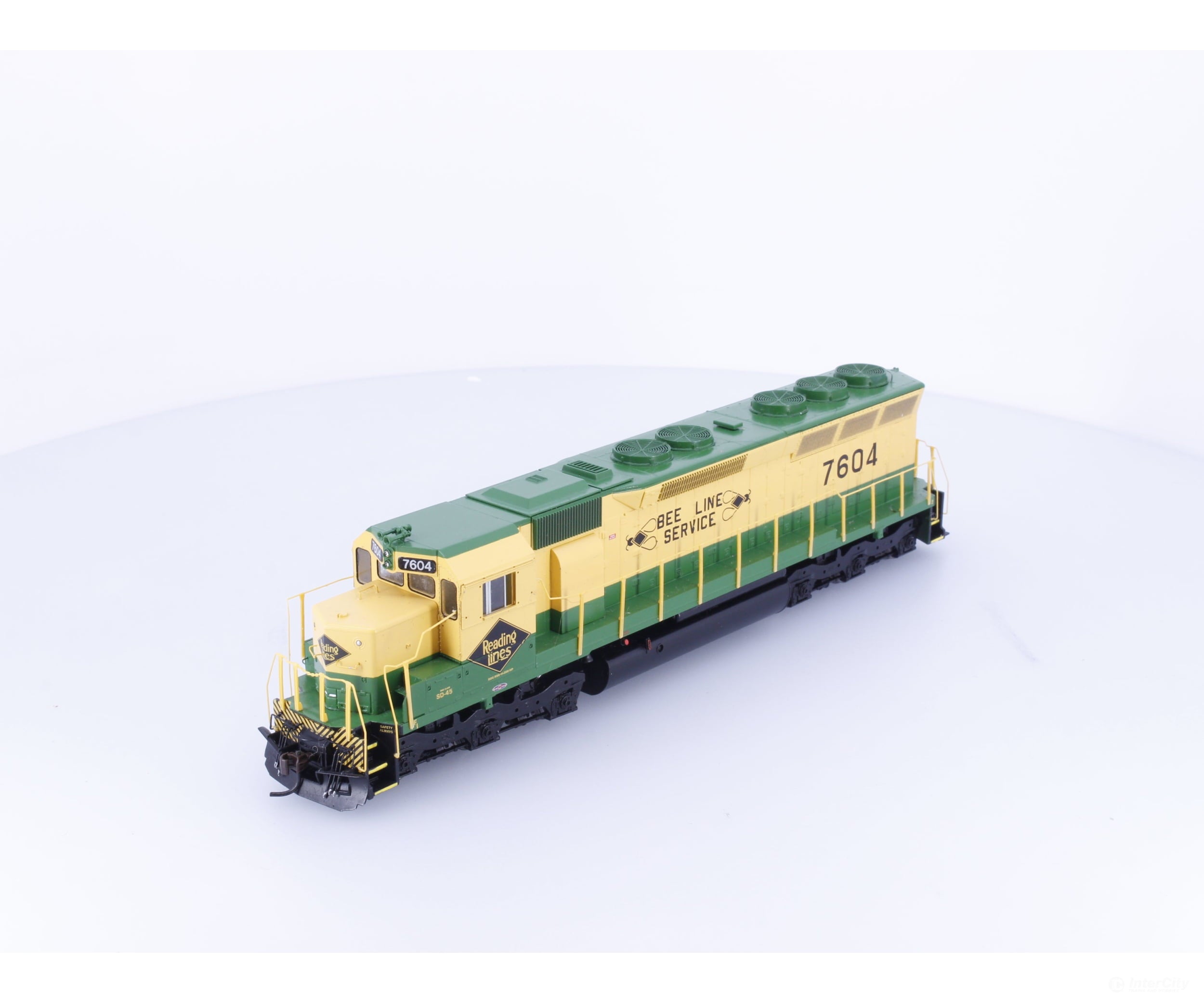 Athearn 95434 HO SD45 Diesel Locomotive Reading (RL) 7604 DCC Ready - Locomotives