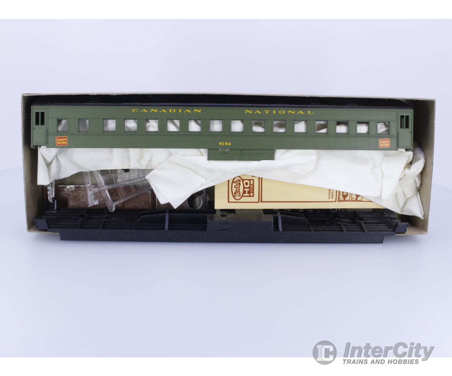 Athearn ARC HO Arch Roof Coach Kit Canadian National (CN) 5182 Passenger Cars