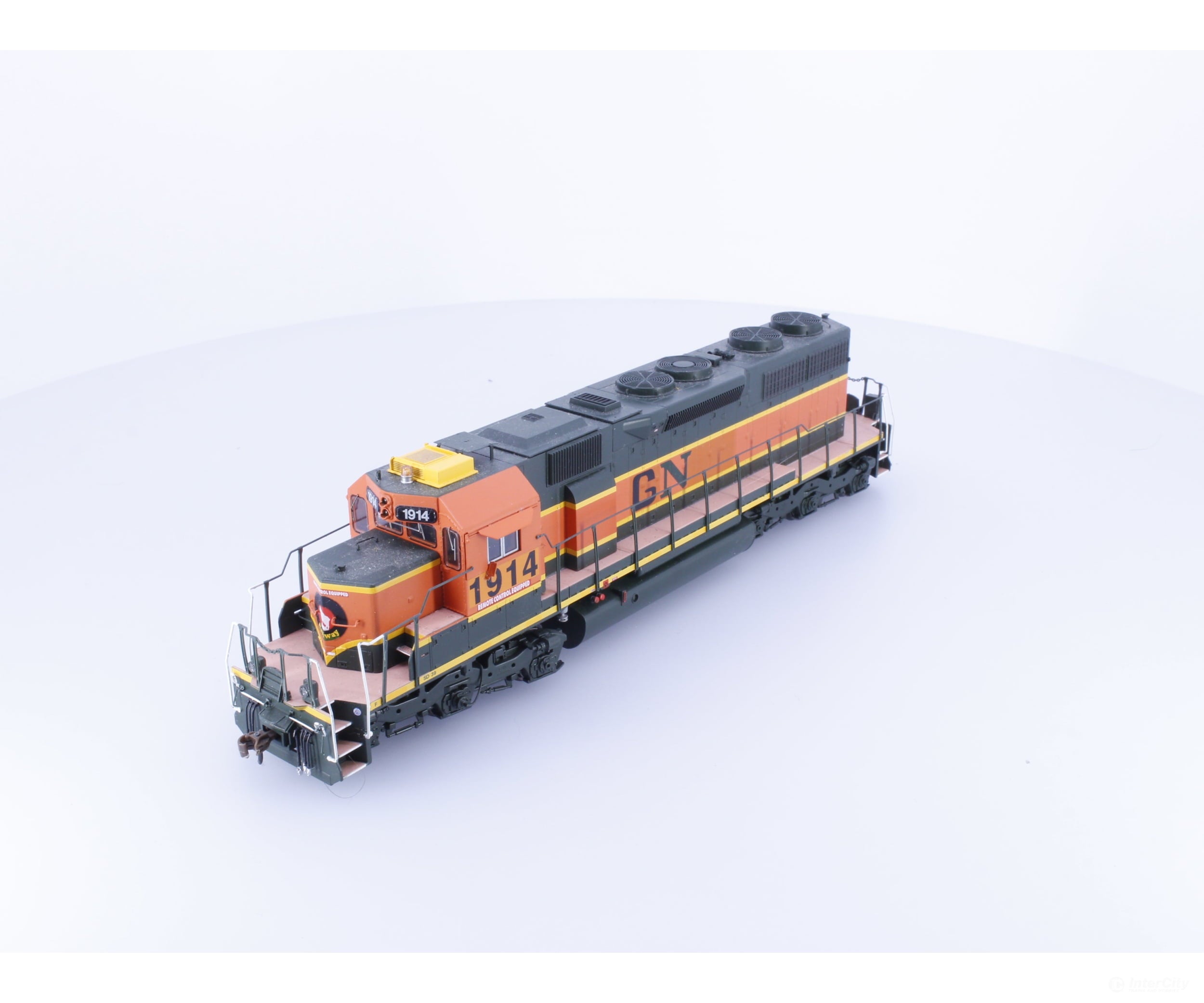 Athearn ATH71581 HO EMD SD39 Diesel Locomotive Burlington Northern Santa Fe (BNSF) 1914 DCC & Sound Locomotives