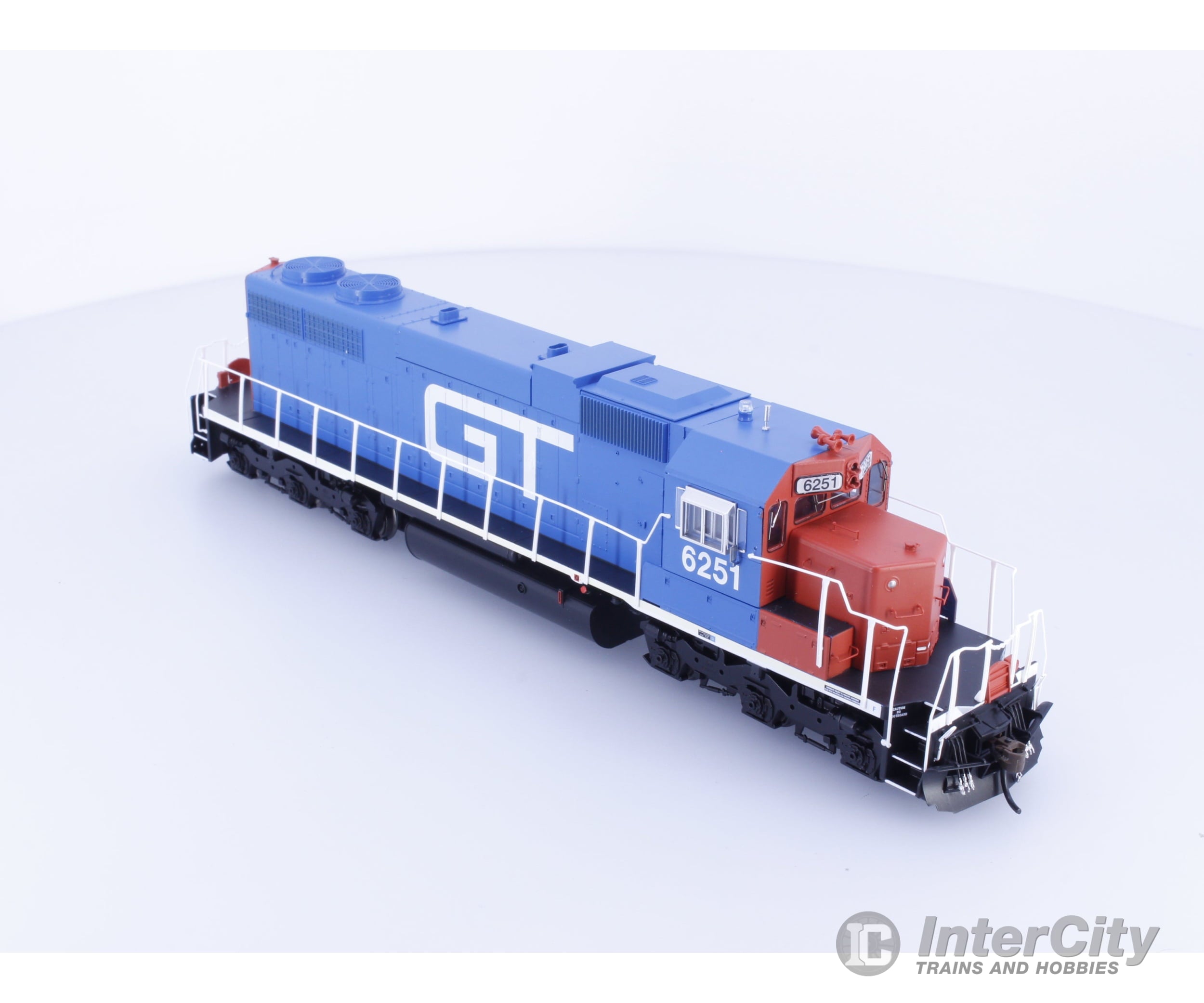 Athearn ATH88936 HO SD38 Diesel Locomotive Econami Sound Grand Trunk Western (GTW) 6251 DCC & Sound Locomotives