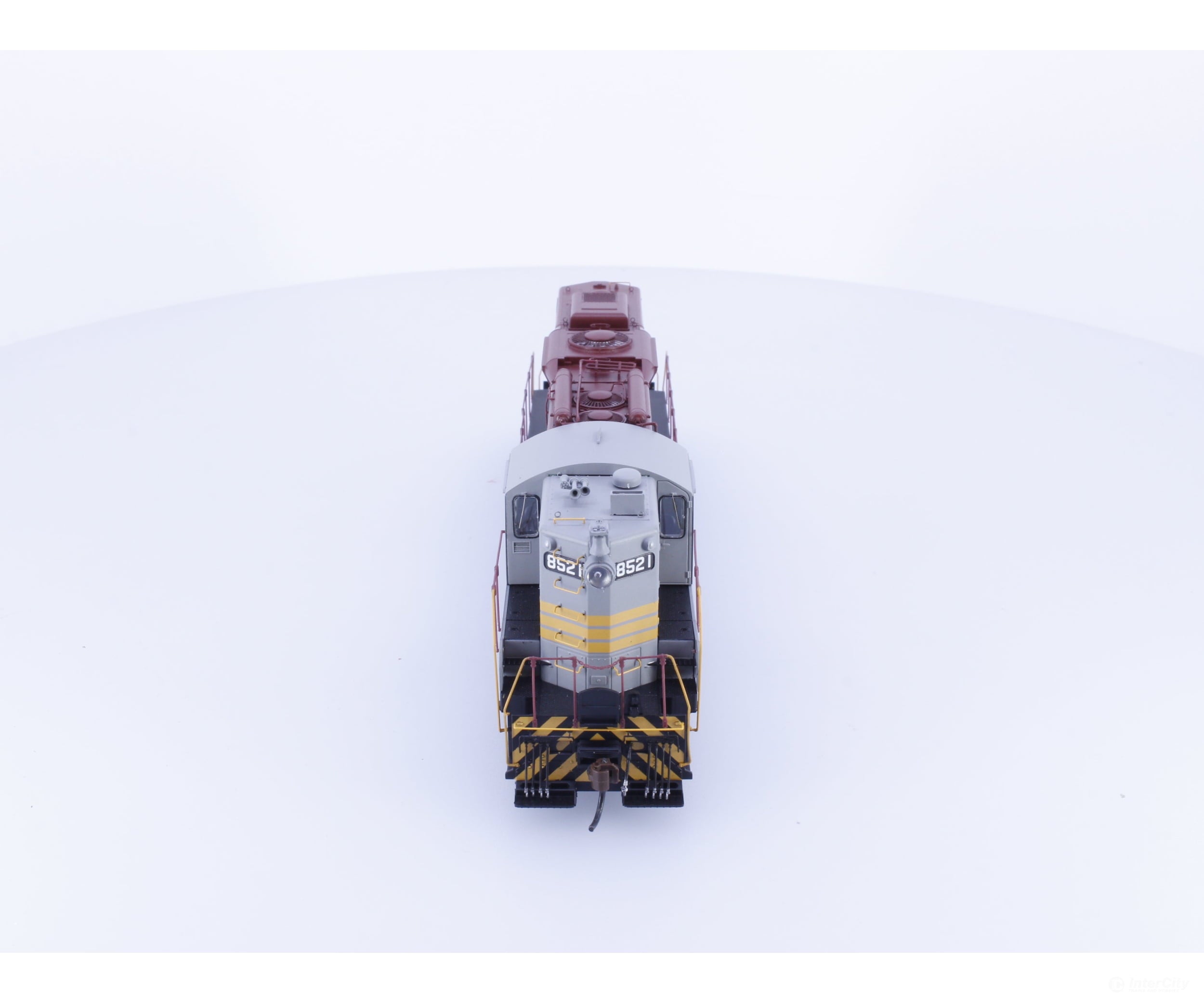 Athearn ATHG62594 HO GP9 Diesel Locomotive Canadian Pacific (CP) 8521 DC Locomotives