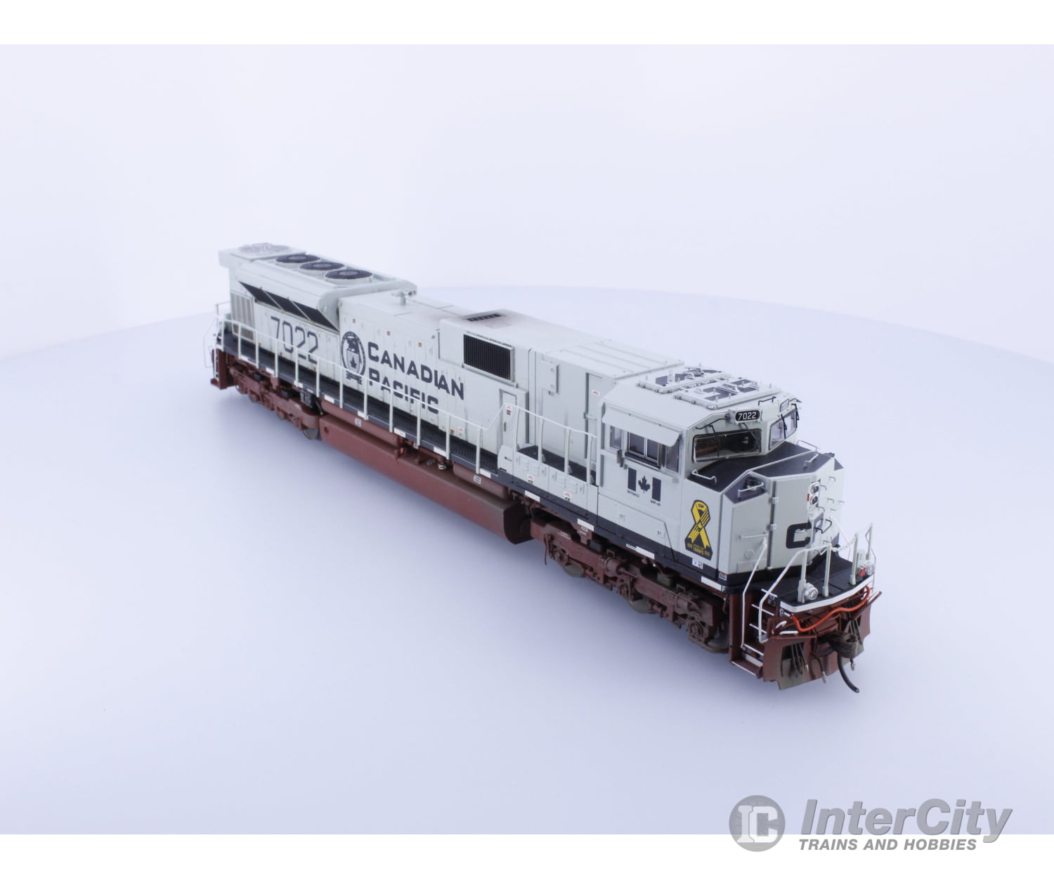 Athearn ATHG75705 HO SD70ACU Professionally Weathered ESU V5 Equipped Canadian Pacific (CP) 7022 DCC Locomotives