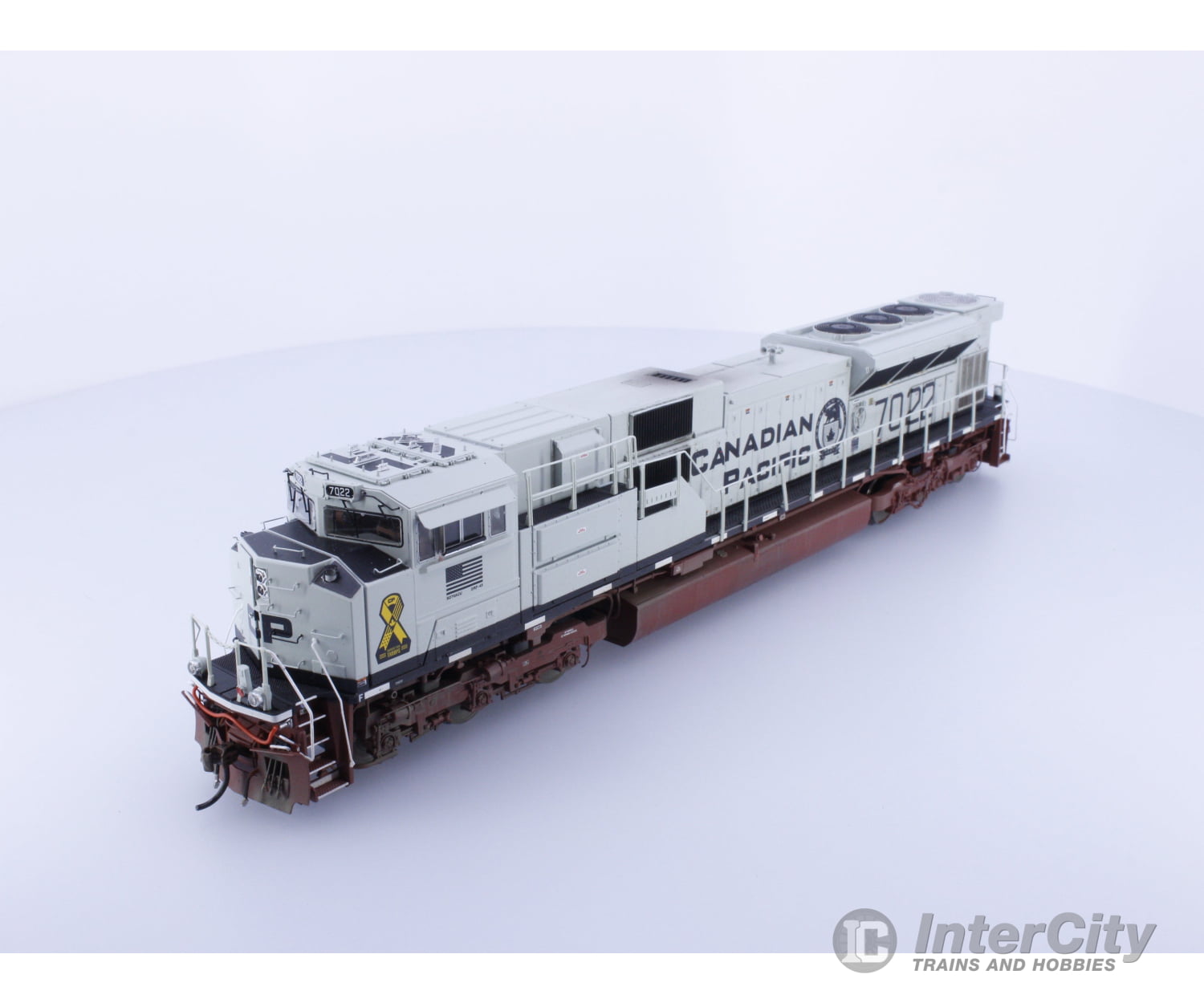 Athearn ATHG75705 HO SD70ACU Professionally Weathered ESU V5 Equipped Canadian Pacific (CP) 7022 DCC Locomotives