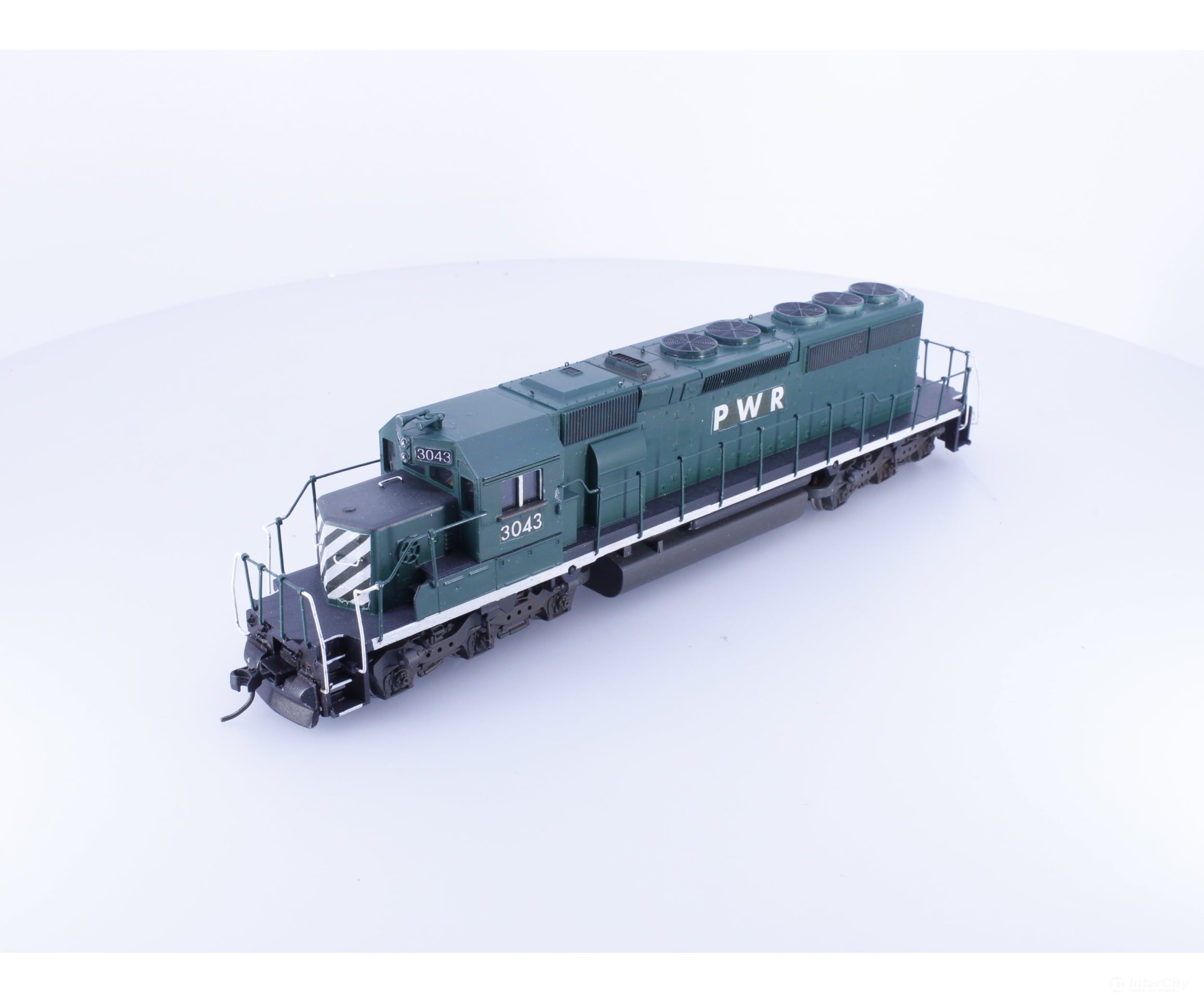 Athearn Bluebox 3043 HO EMD SD-40 Diesel Locomotive Custom Painted Port Washington Railway (PWR) 3043 DCC - Locomotives