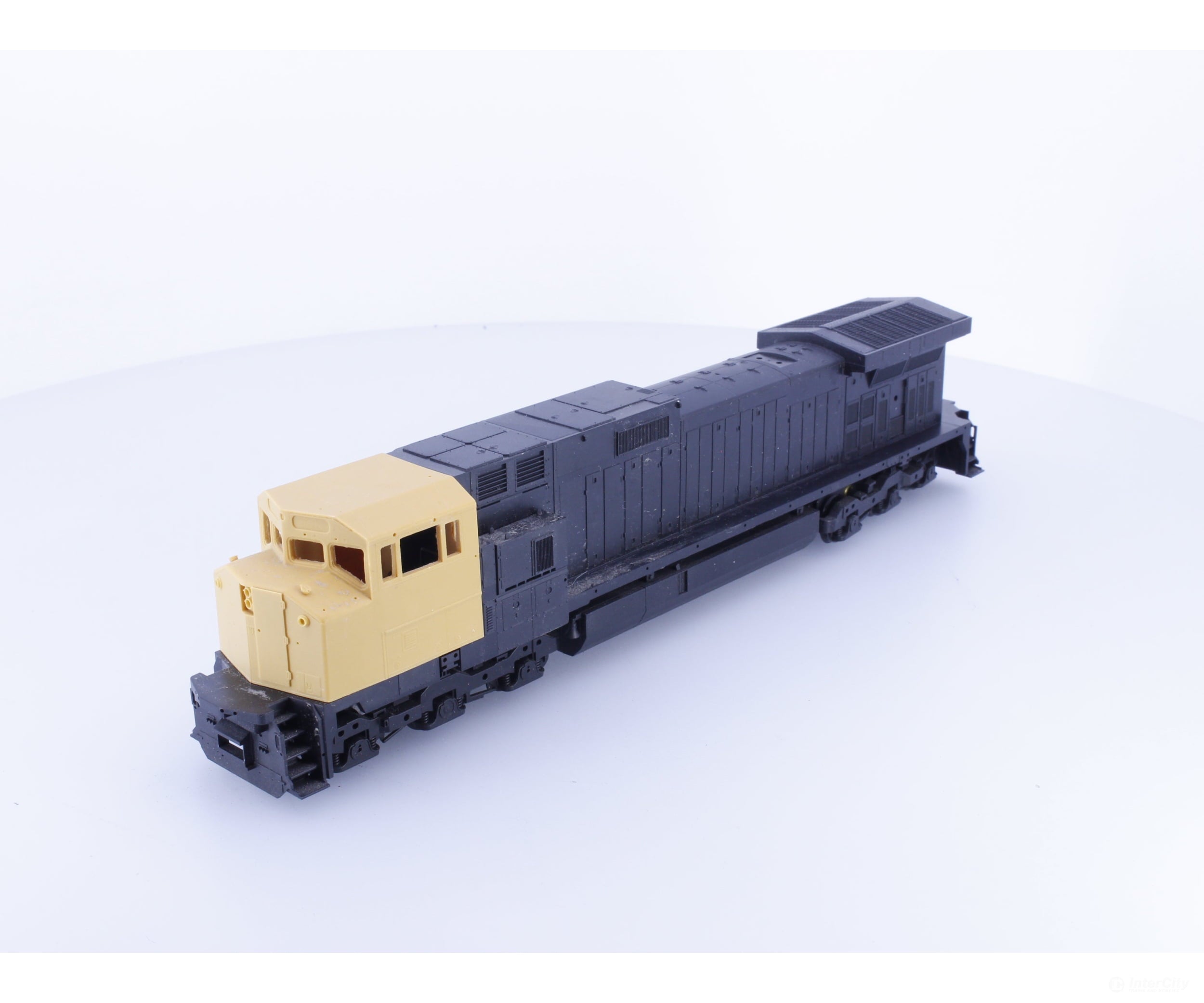 Athearn D9CWL HO Dash 9-44CWL Diesel Locomotive Dummy Unit Undecorated - Locomotives