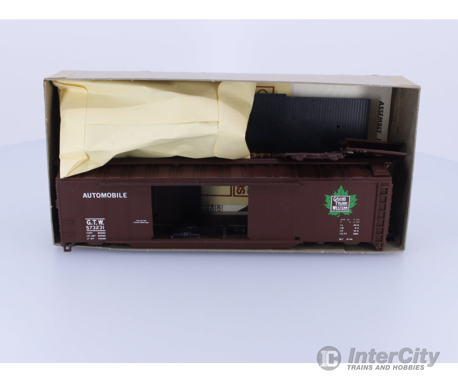 Athearn GTW50 HO 50’ Double Door Boxcar Kit Grand Trunk Western (GTW) 573231 Freight Cars