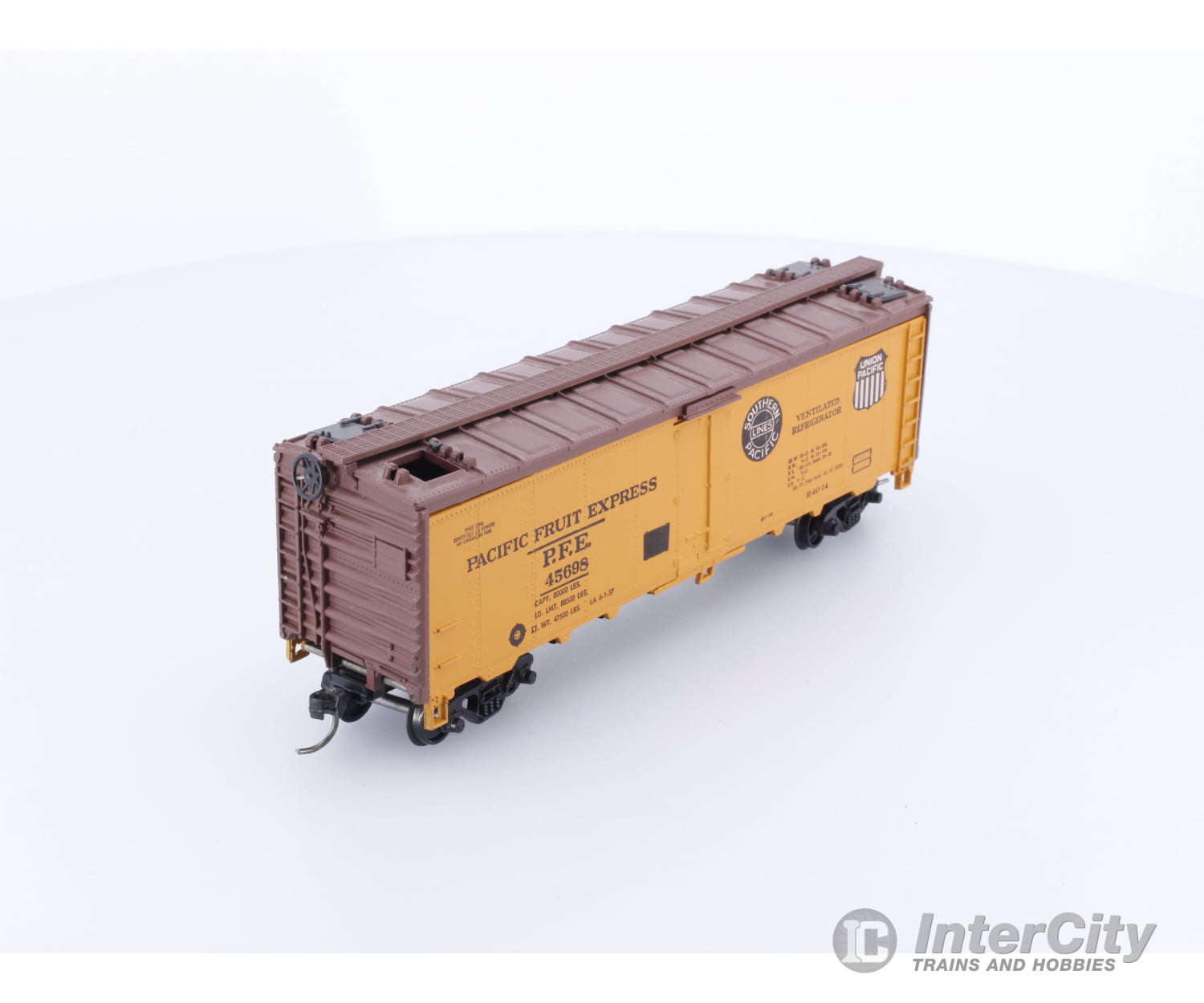 Athearn PFE45698 HO 40’ Box Car Pacific Fruit Express (PFE) 45698 Freight Cars