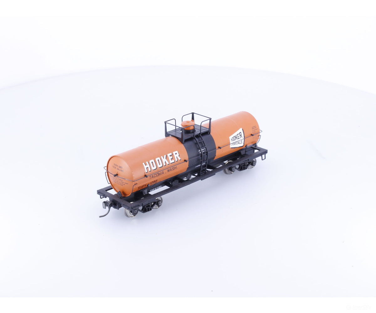 Atlas 1067-1 HO 11000 Gallon Tank Car Hooker Chemicals Tacoma 1280 (#1) - Freight Cars