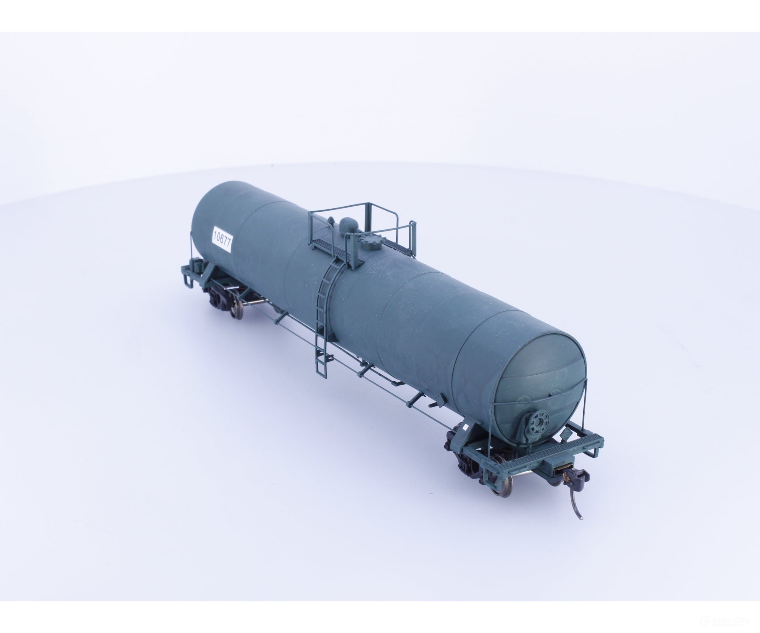 Atlas 1628-2 HO ACF 23500 Gallon Tank Car Custom Painted Port Washington Rail (PWR) 10677 - Freight Cars