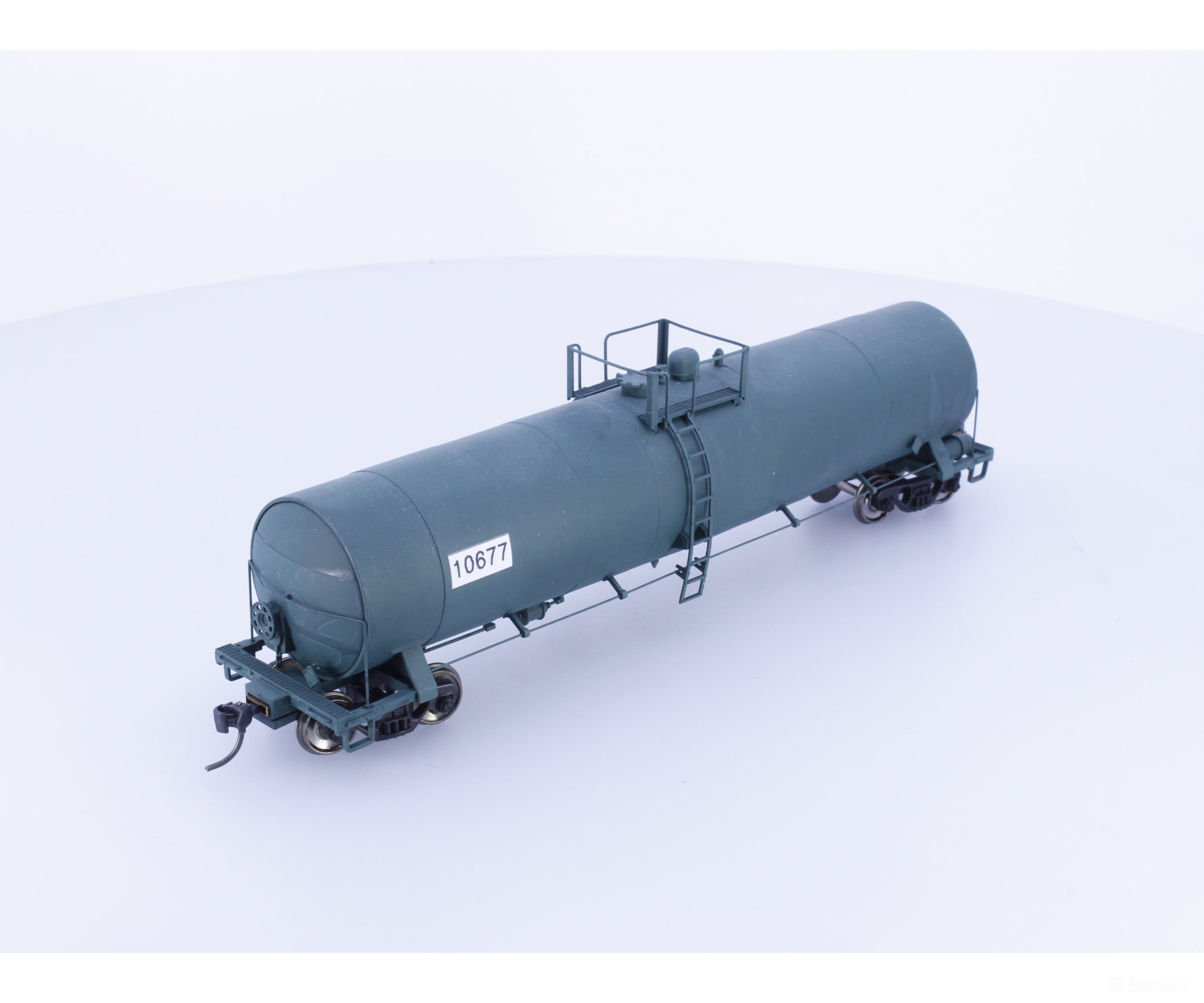 Atlas 1628-2 HO ACF 23500 Gallon Tank Car Custom Painted Port Washington Rail (PWR) 10677 - Freight Cars