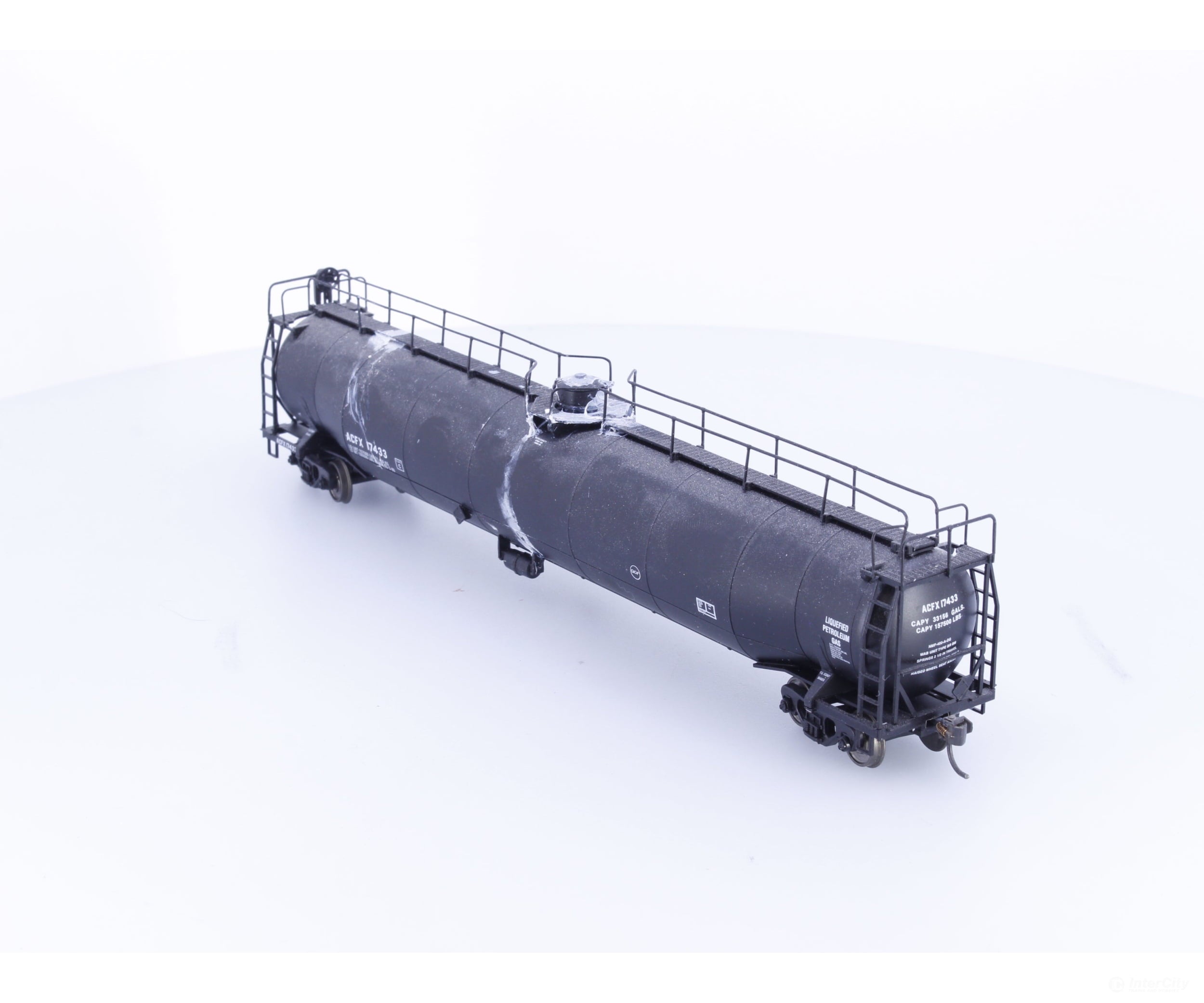 Atlas 1721-4 HO 33000 Gallon Tank Car Weathered American Car and Foundry (ACF/ACFX) 17433 - Freight Cars