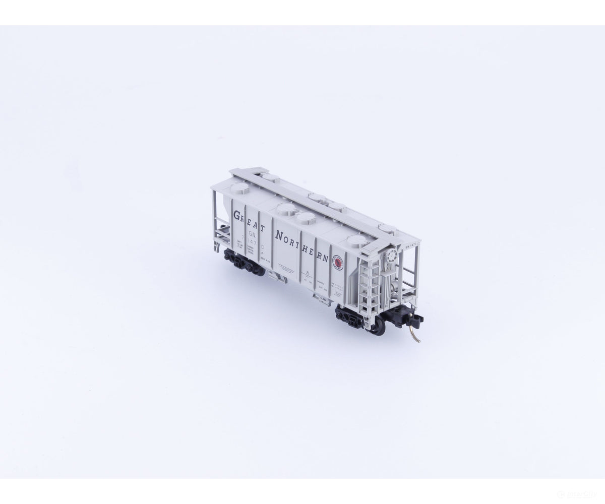 Atlas 3175 N 2 Bay PS2 Covered Hopper Car Great Northern (GN) 71470 - Freight Cars