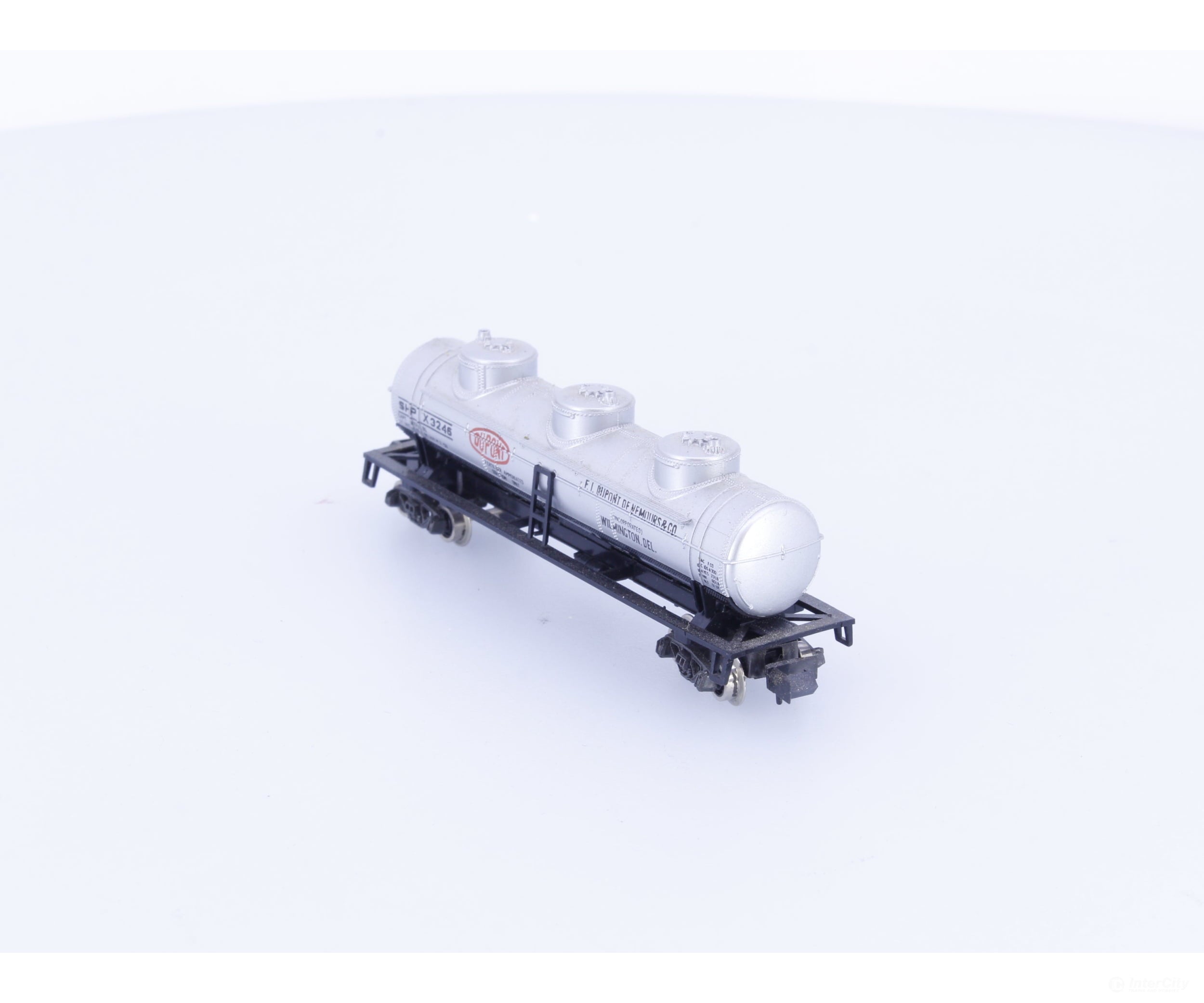Atlas 3201 N 3 Dome Tank Car Dupont (SHPX) 3246 Freight Cars