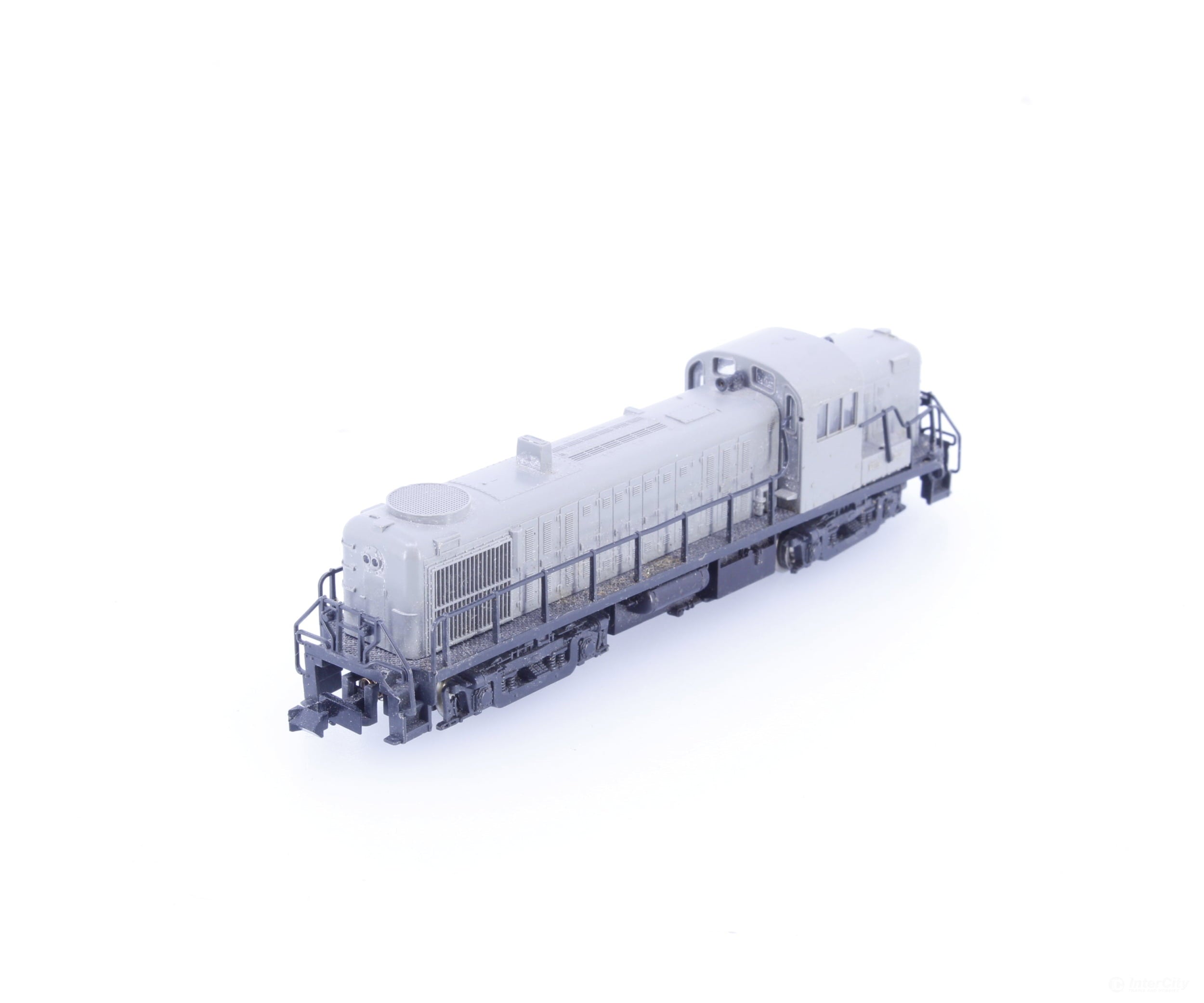 Atlas 4200 N RS-3 Diesel Locomotive Undecorated Analog DC - Locomotives