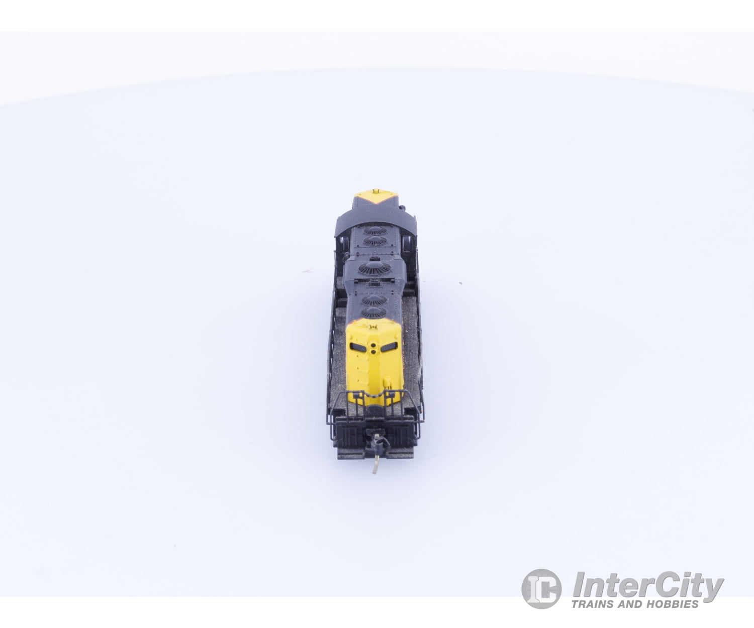 Atlas 48220 N GP-7 Phase 2 Diesel Locomotive Northern Pacific (NP) 568 Analog DC Locomotives