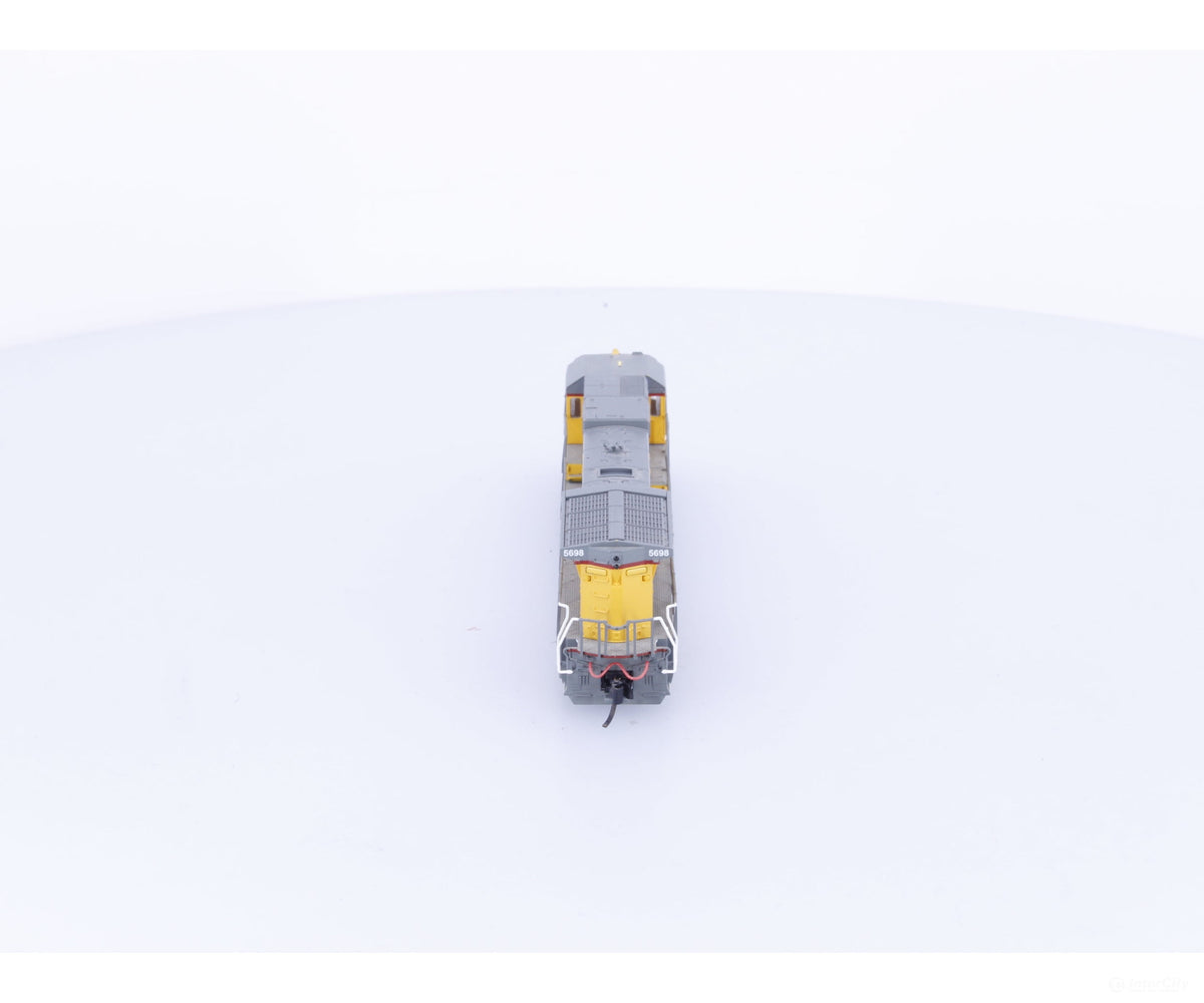 Atlas 48726 N Dash 8-40B Diesel Locomotive Union Pacific (UP) 5698 DCC Ready - Locomotives