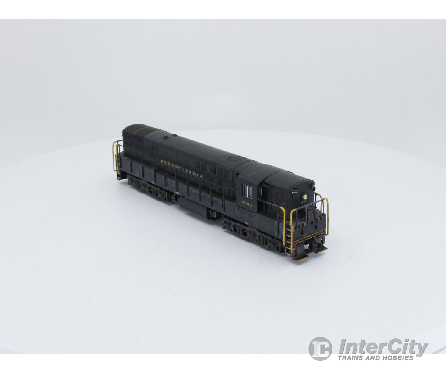 Atlas 49663 N Train Master Locomotive Pennsylvania (Prr) 8705 Analog Dc Locomotives