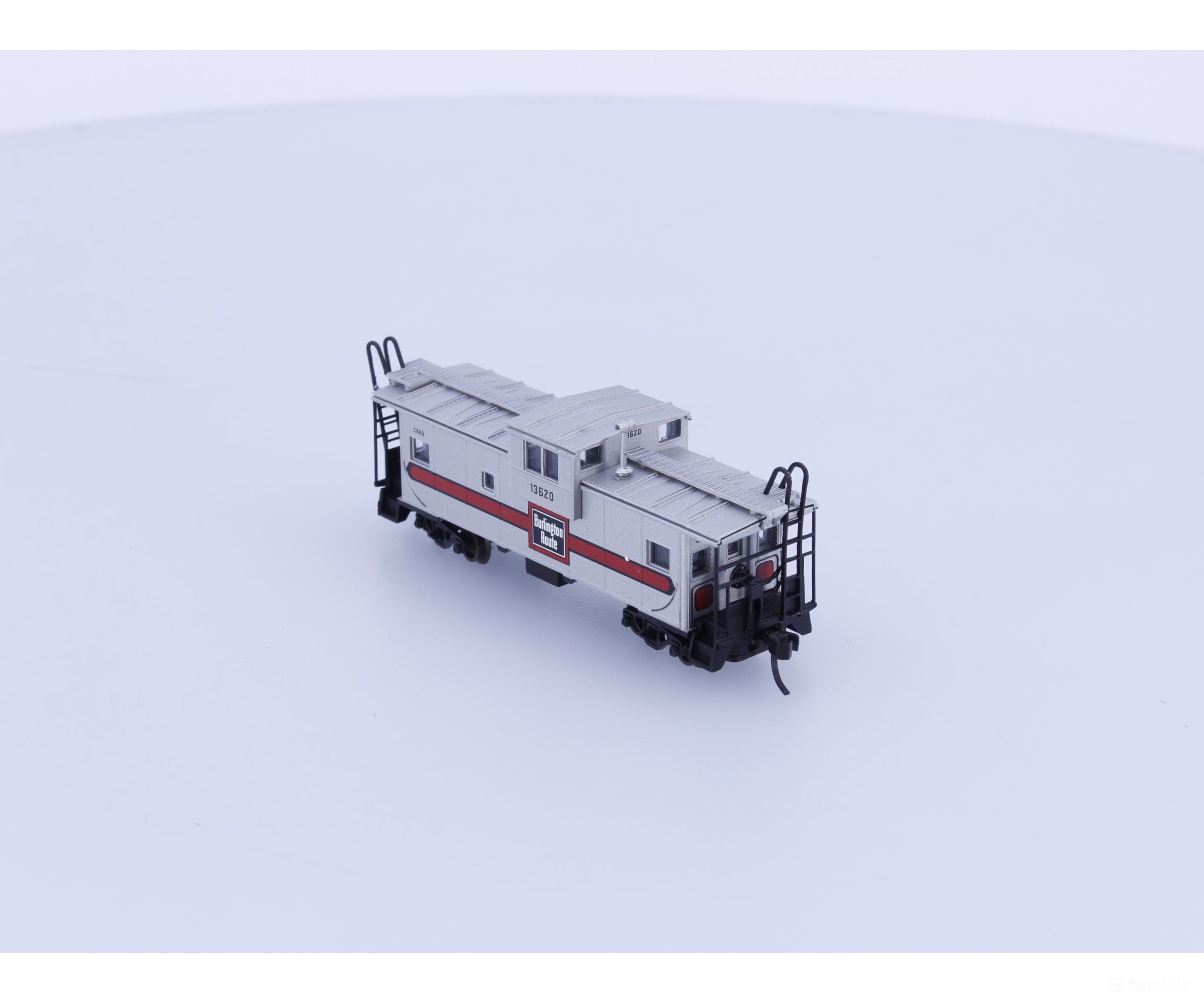 Atlas 50000985 N Extended Vision Caboose Chicago Burlington and Quincey (CBQ) 13620 Freight Cars